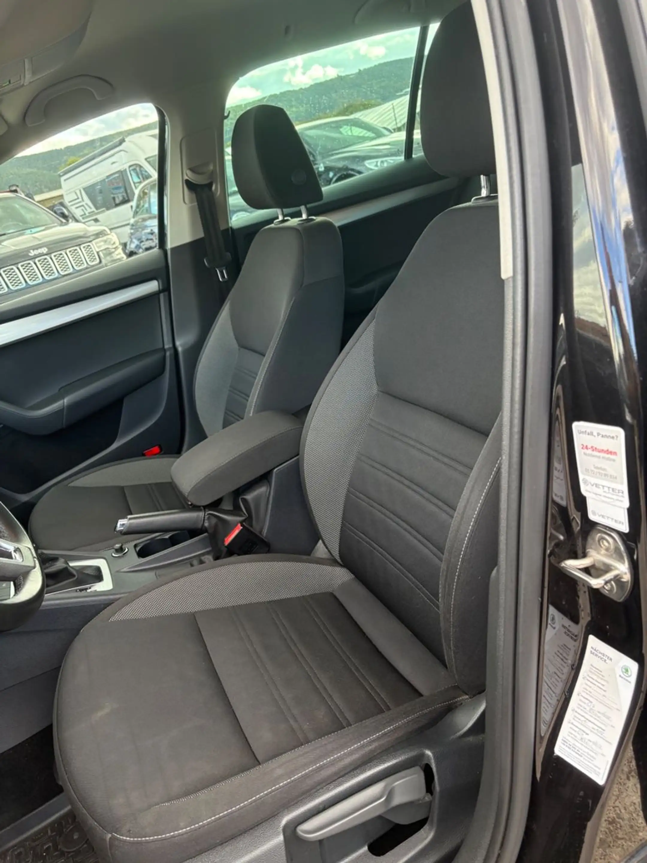 Skoda Octavia Combi 2.0TDI Automatik LED Canton — photo 9