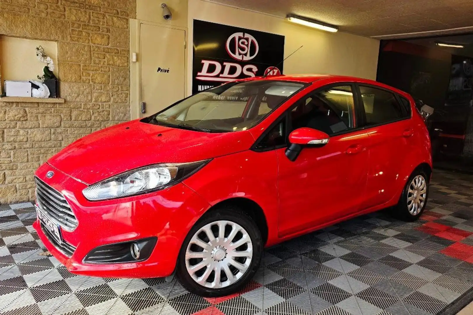 Ford Fiesta 1.5 TDCI TITANIUM CLIM CT OK Rouge - 1