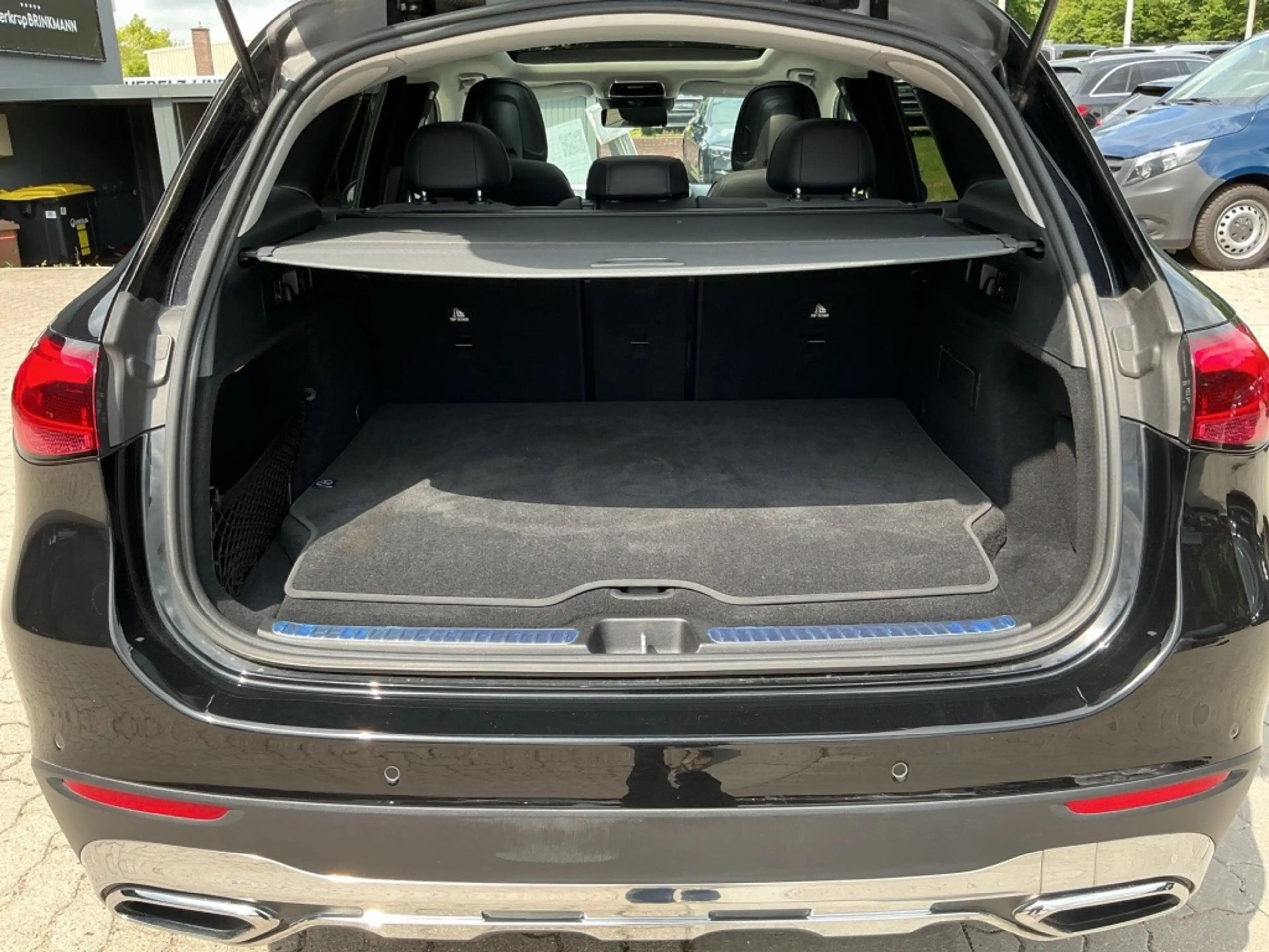Mercedes-Benz GLC 300 de 4M AVANTGARDE AHK DISTR KAMERA PANO — photo 15