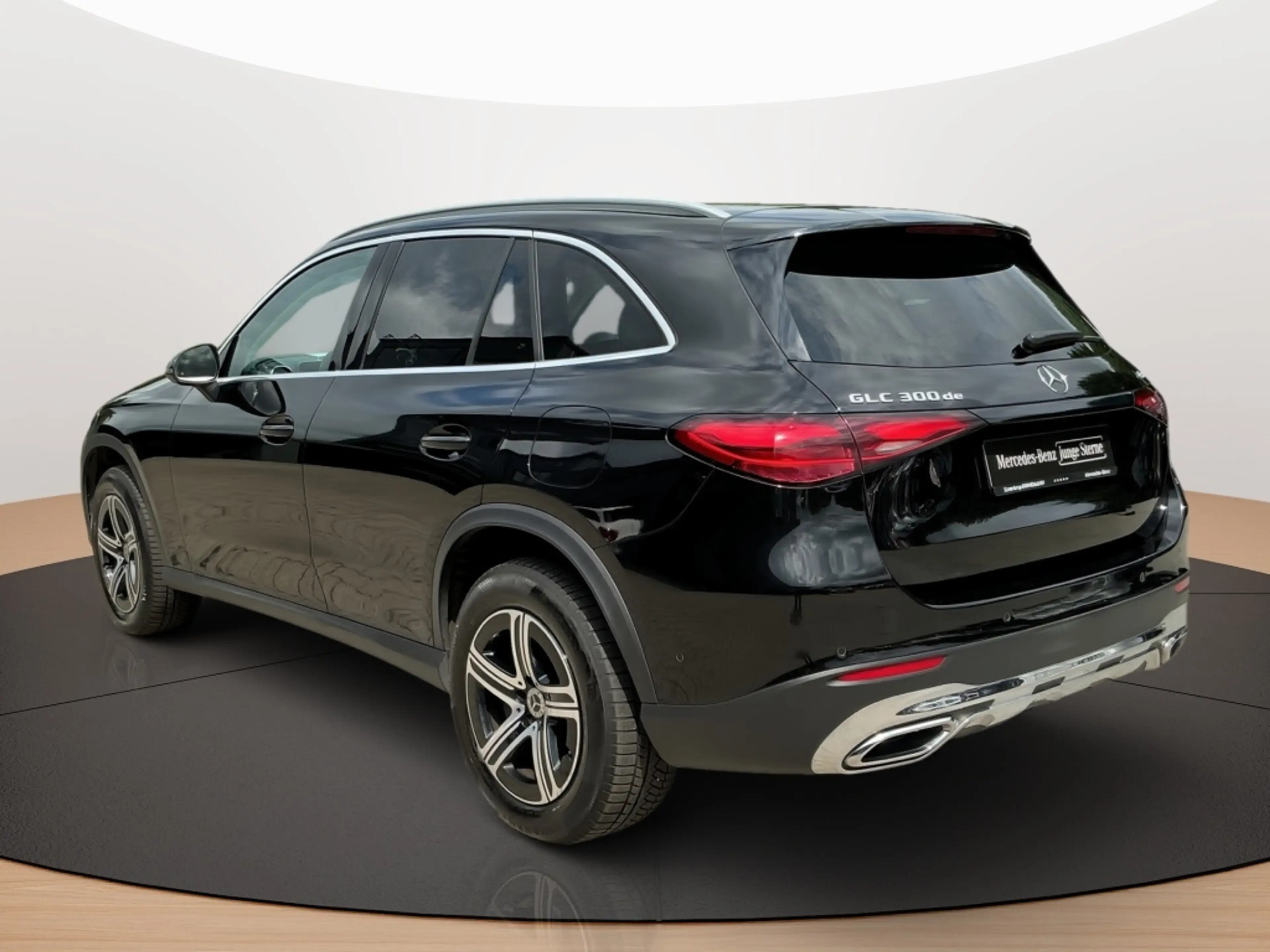 Mercedes-Benz GLC 300 de 4M AVANTGARDE AHK DISTR KAMERA PANO — photo 9