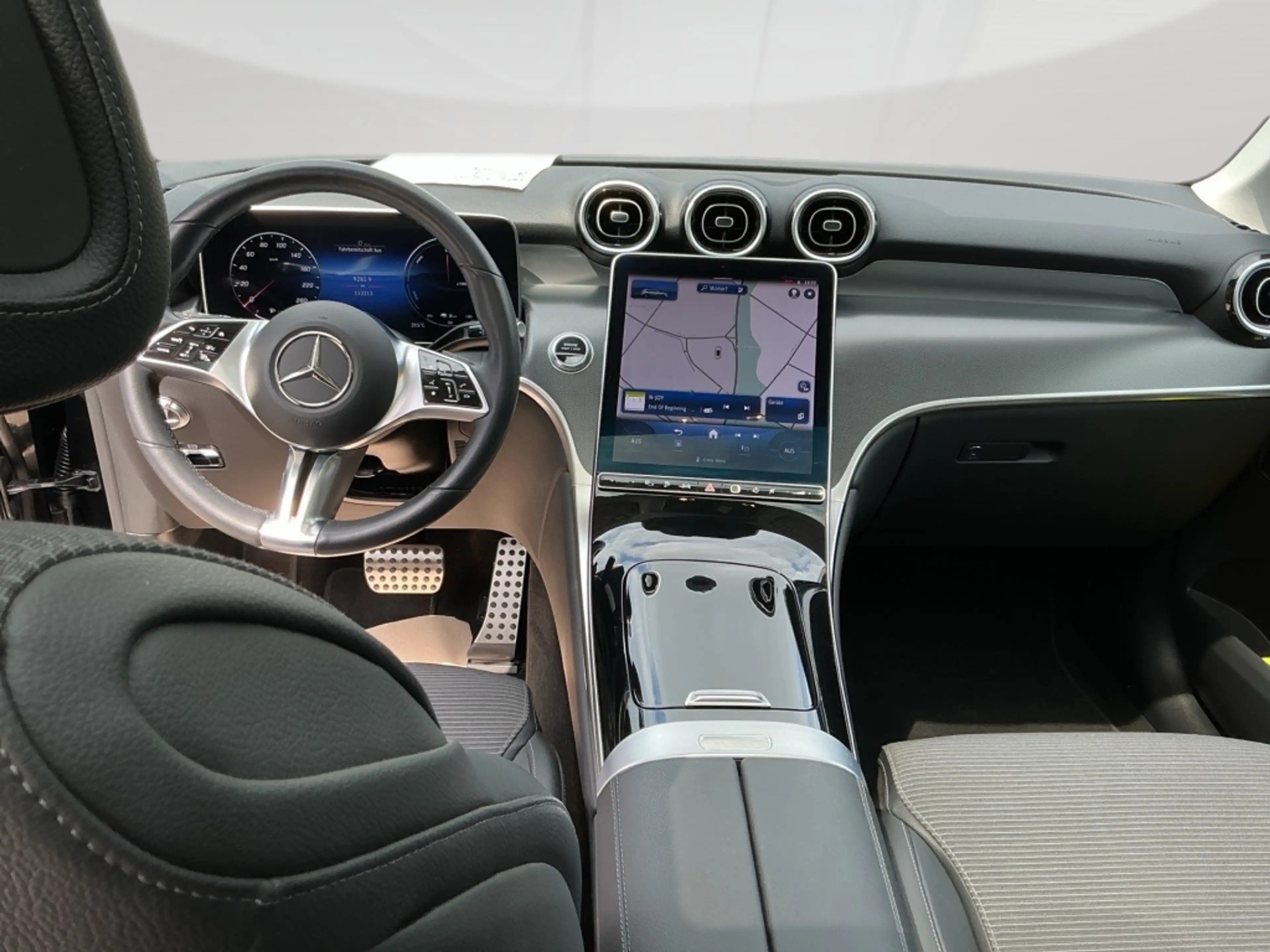 Mercedes-Benz GLC 300 de 4M AVANTGARDE AHK DISTR KAMERA PANO — photo 13