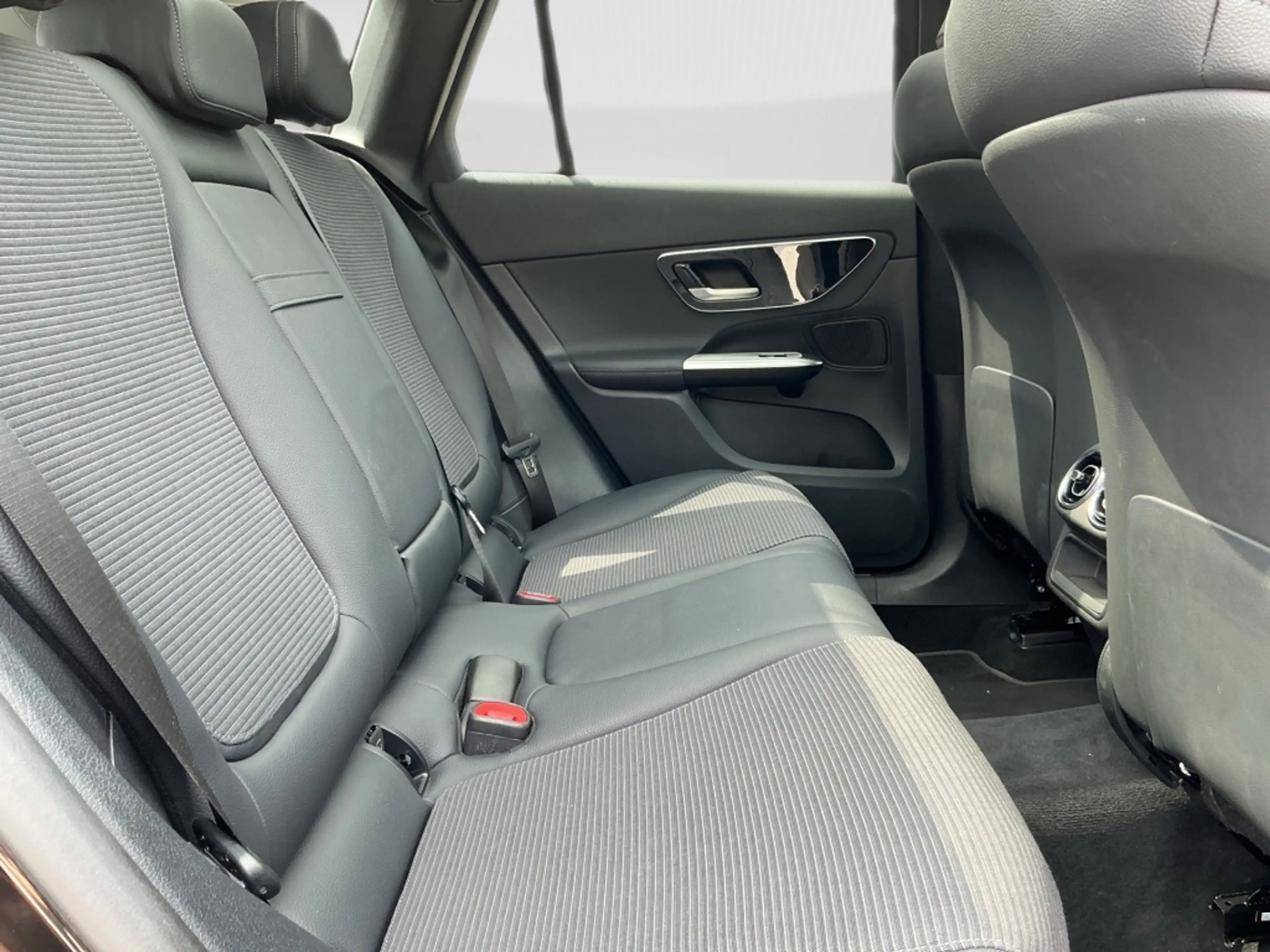 Mercedes-Benz GLC 300 de 4M AVANTGARDE AHK DISTR KAMERA PANO — photo 14