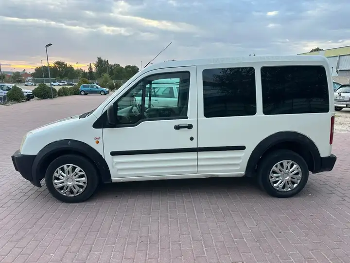 Ford Transit Connect 2005, foto 2