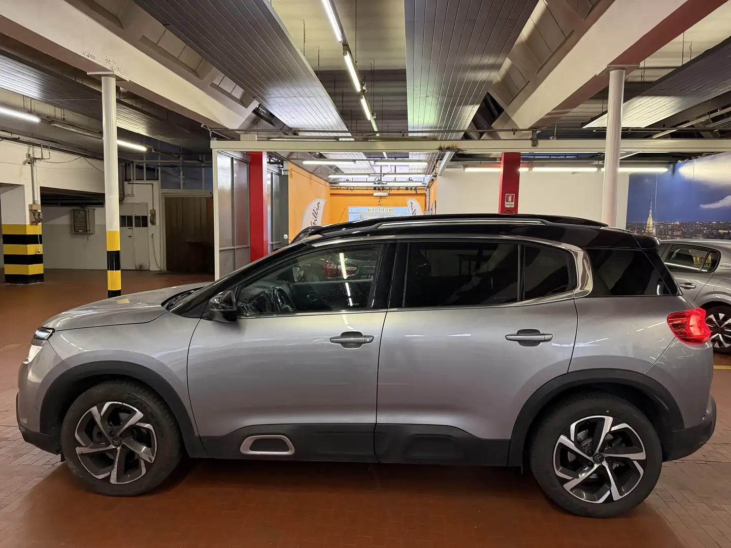 Citroen C5 Aircross 1.2 Shine AUTOMATICA Grigio - 2