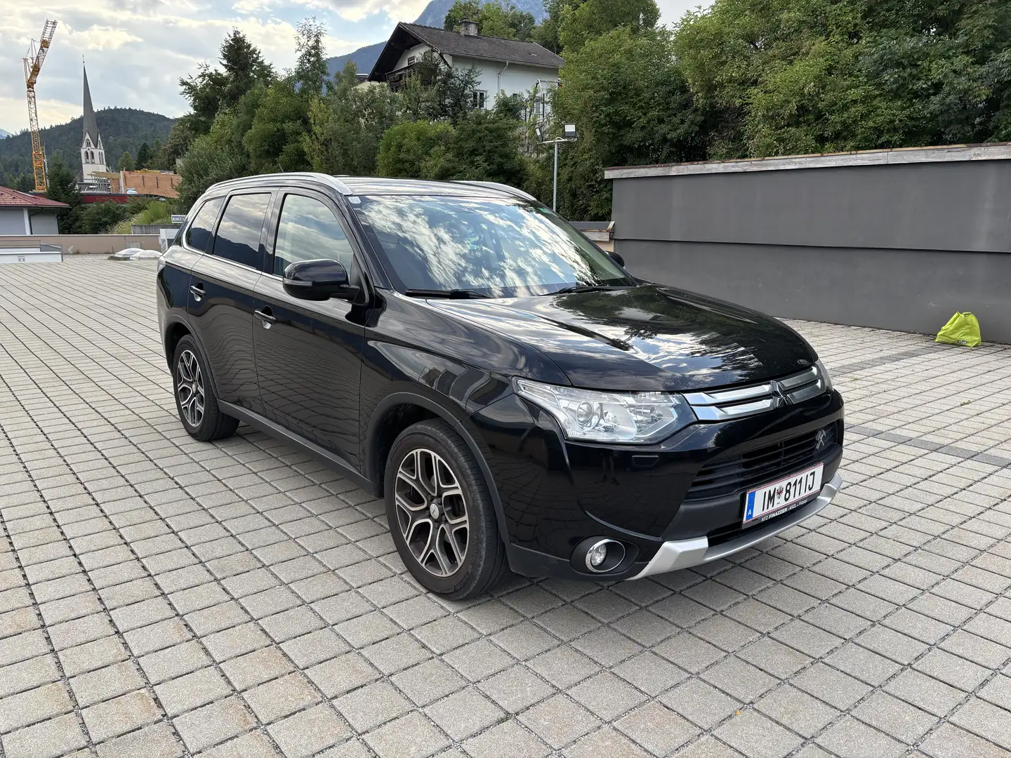 Mitsubishi Outlander 2,2 DI-D AS&G Intense Schwarz - 1