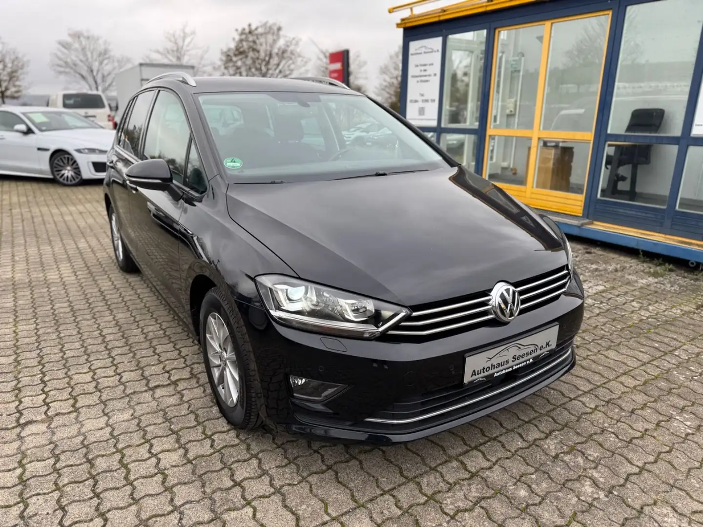 Volkswagen Golf Sportsvan VII LoungeBMT*Xenon*Standheizung Černá - 1
