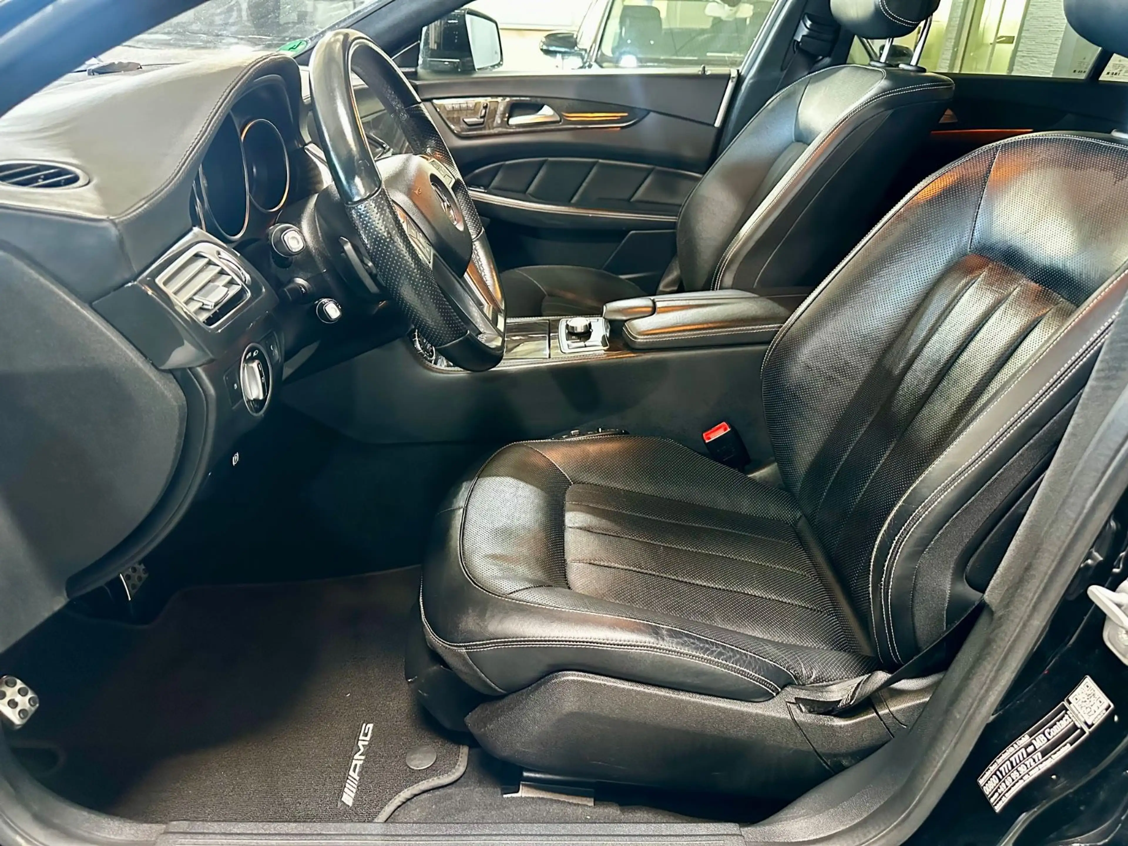 Mercedes-Benz CLS 500 AMG-Paket,AHK,Kamera,LED,SD,VOLL,TOP — photo 11