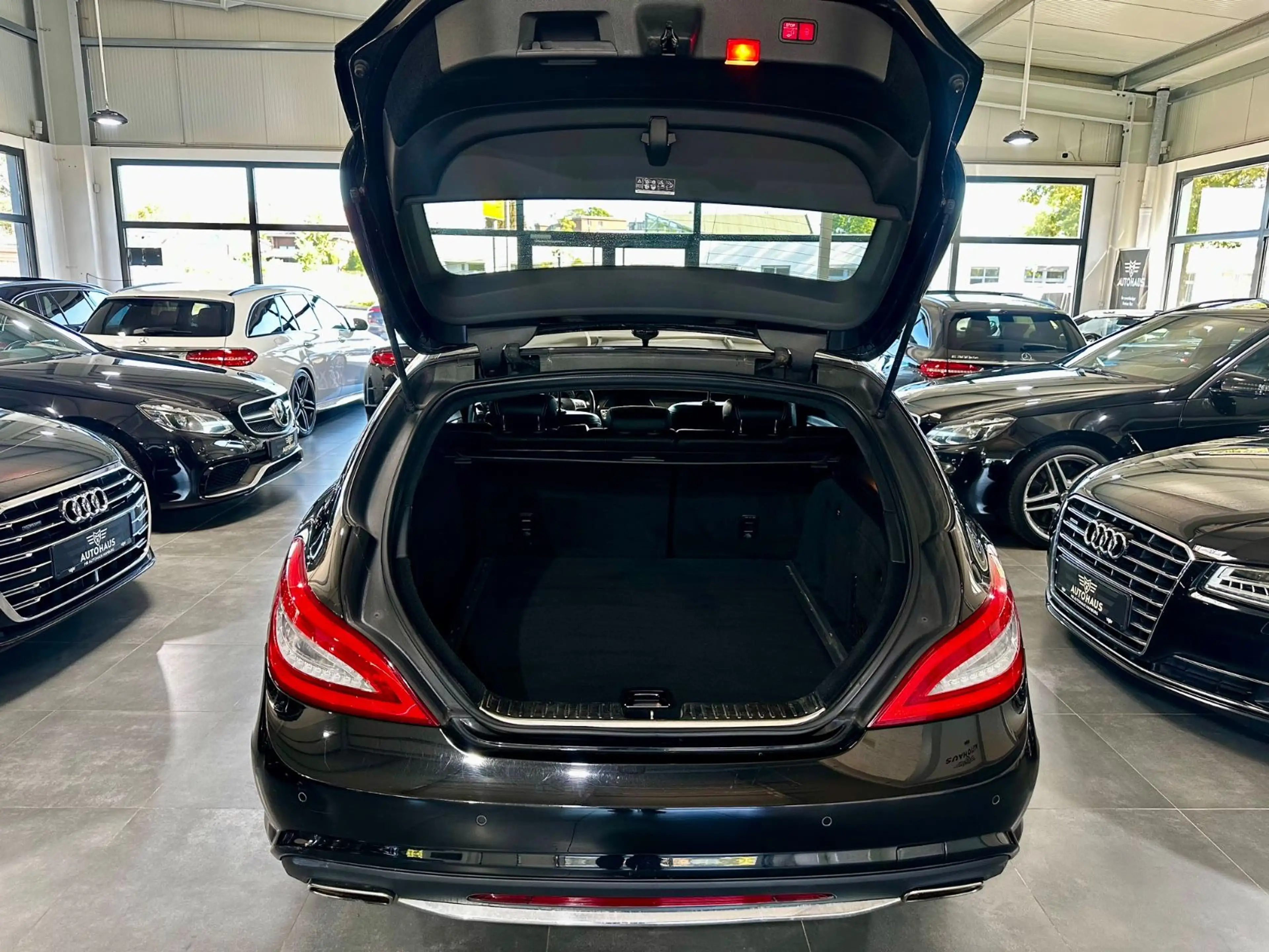 Mercedes-Benz CLS 500 AMG-Paket,AHK,Kamera,LED,SD,VOLL,TOP — photo 7