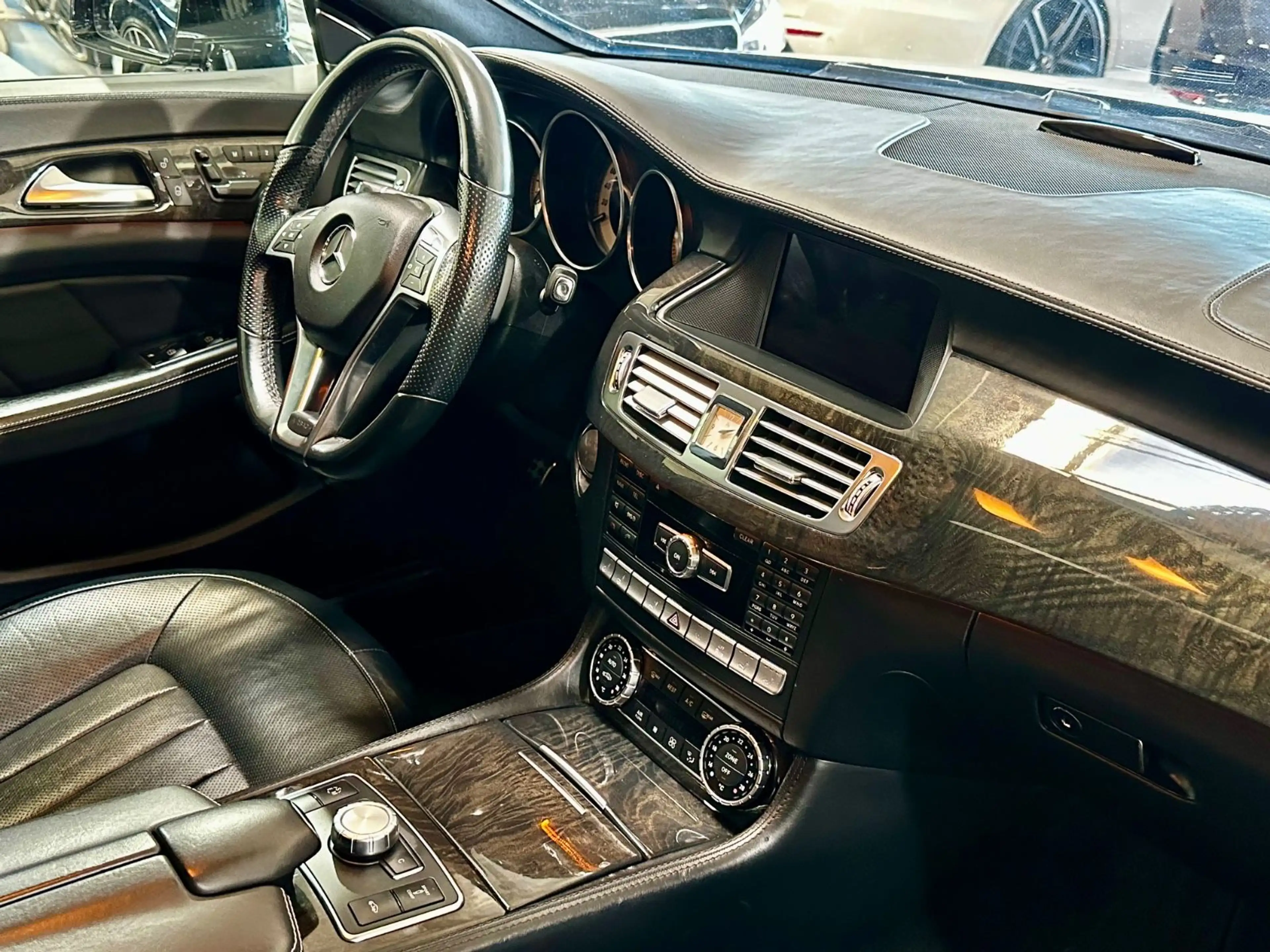 Mercedes-Benz CLS 500 AMG-Paket,AHK,Kamera,LED,SD,VOLL,TOP — photo 10