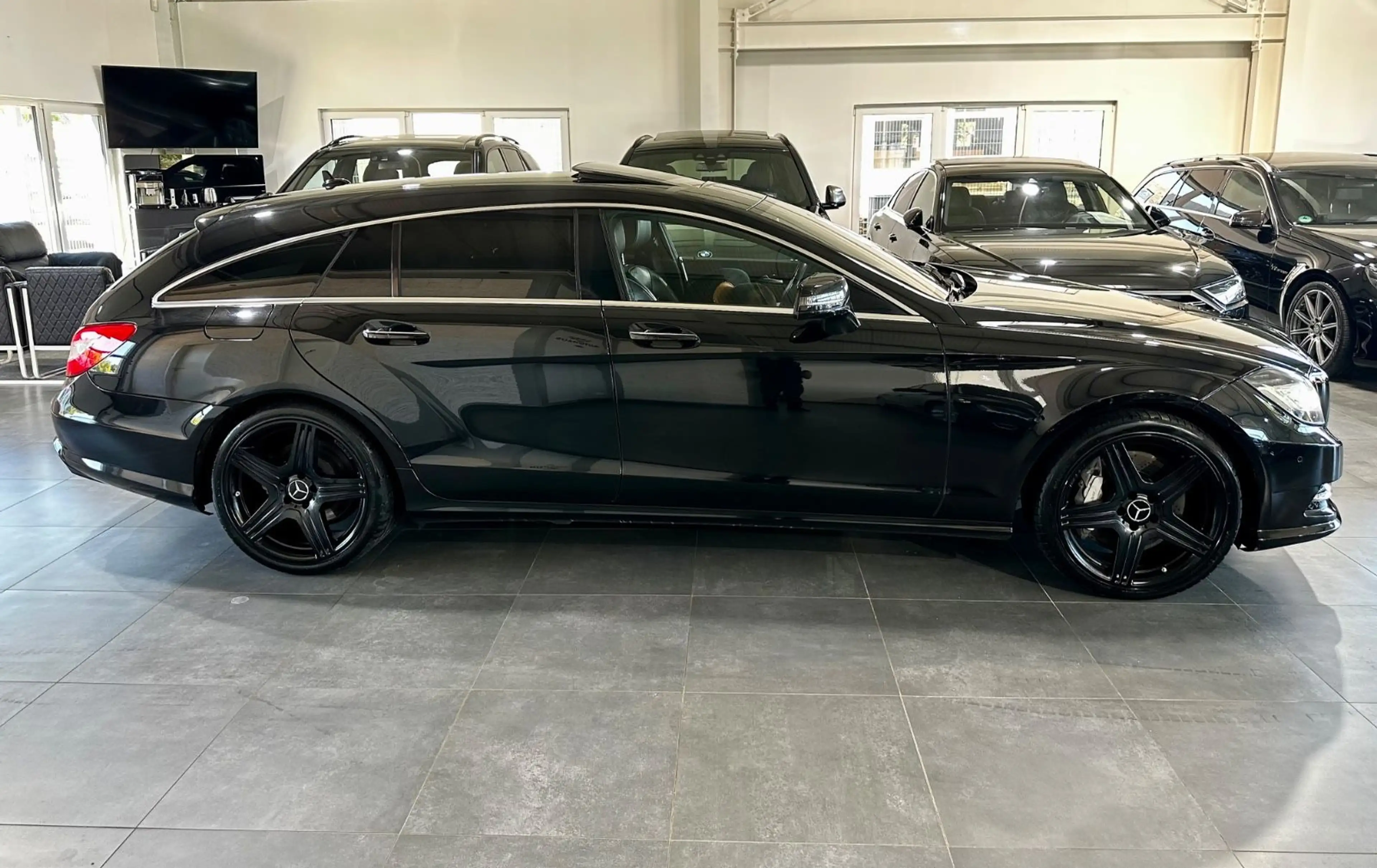 Mercedes-Benz CLS 500 AMG-Paket,AHK,Kamera,LED,SD,VOLL,TOP — photo 22