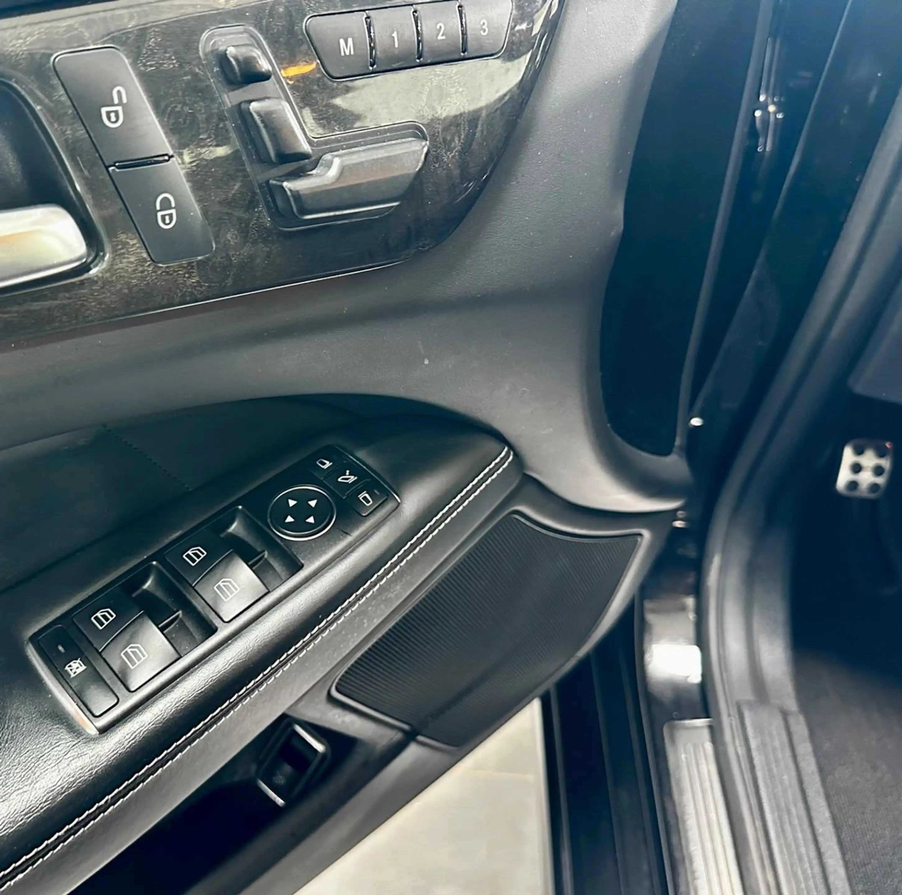 Mercedes-Benz CLS 500 AMG-Paket,AHK,Kamera,LED,SD,VOLL,TOP — photo 15