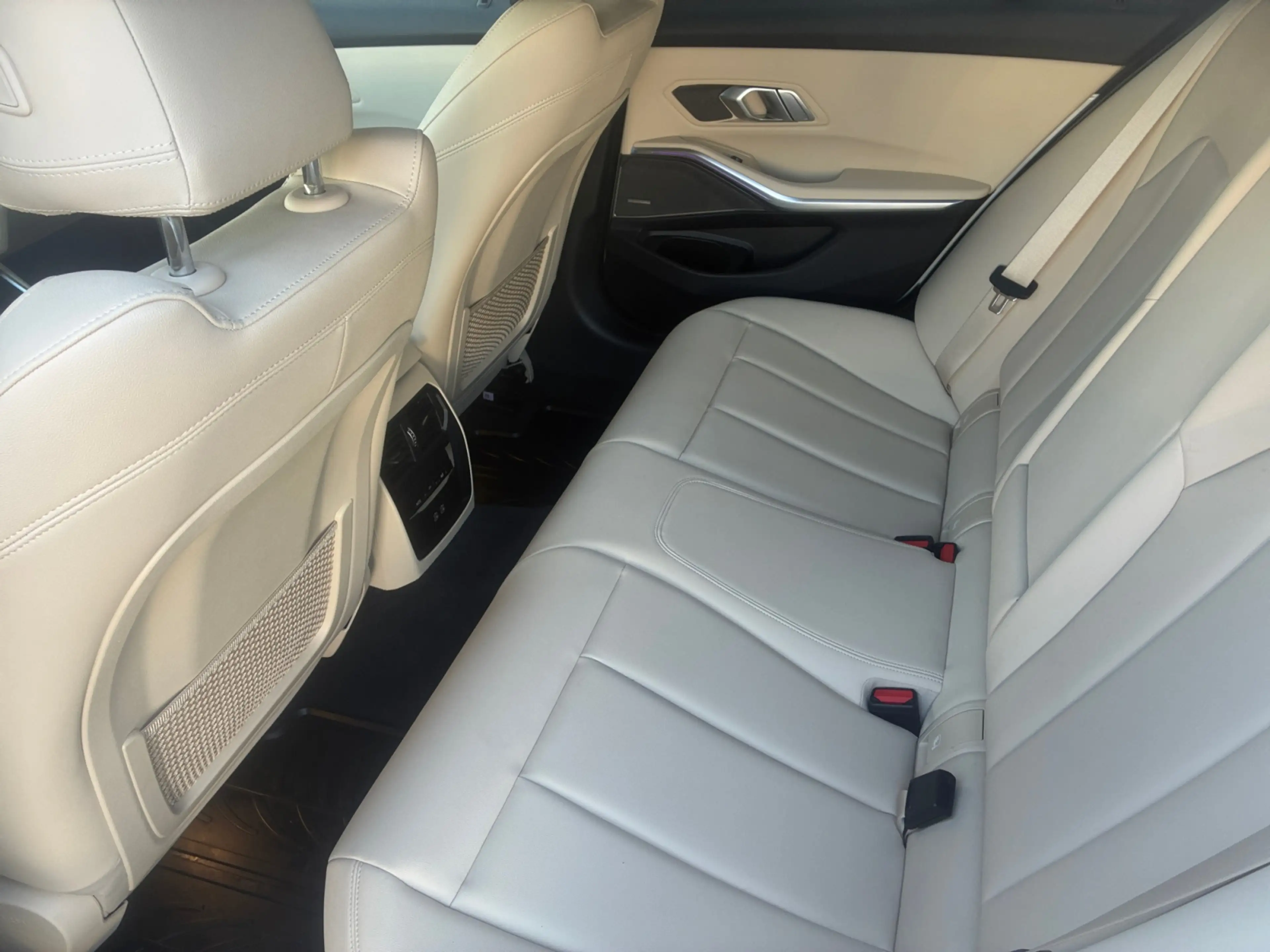 BMW 318 BMW 318d — photo 14