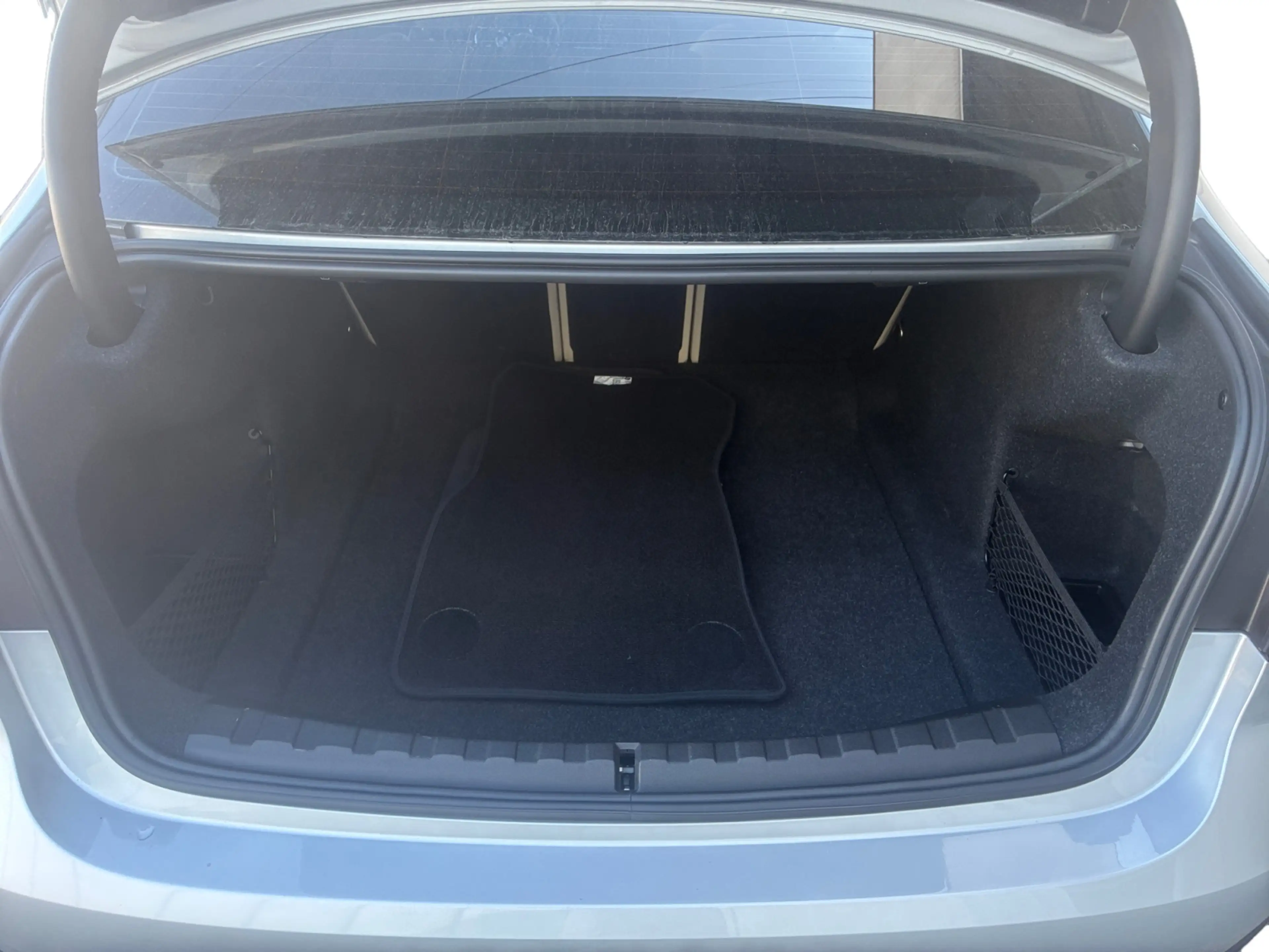 BMW 318 BMW 318d — photo 15