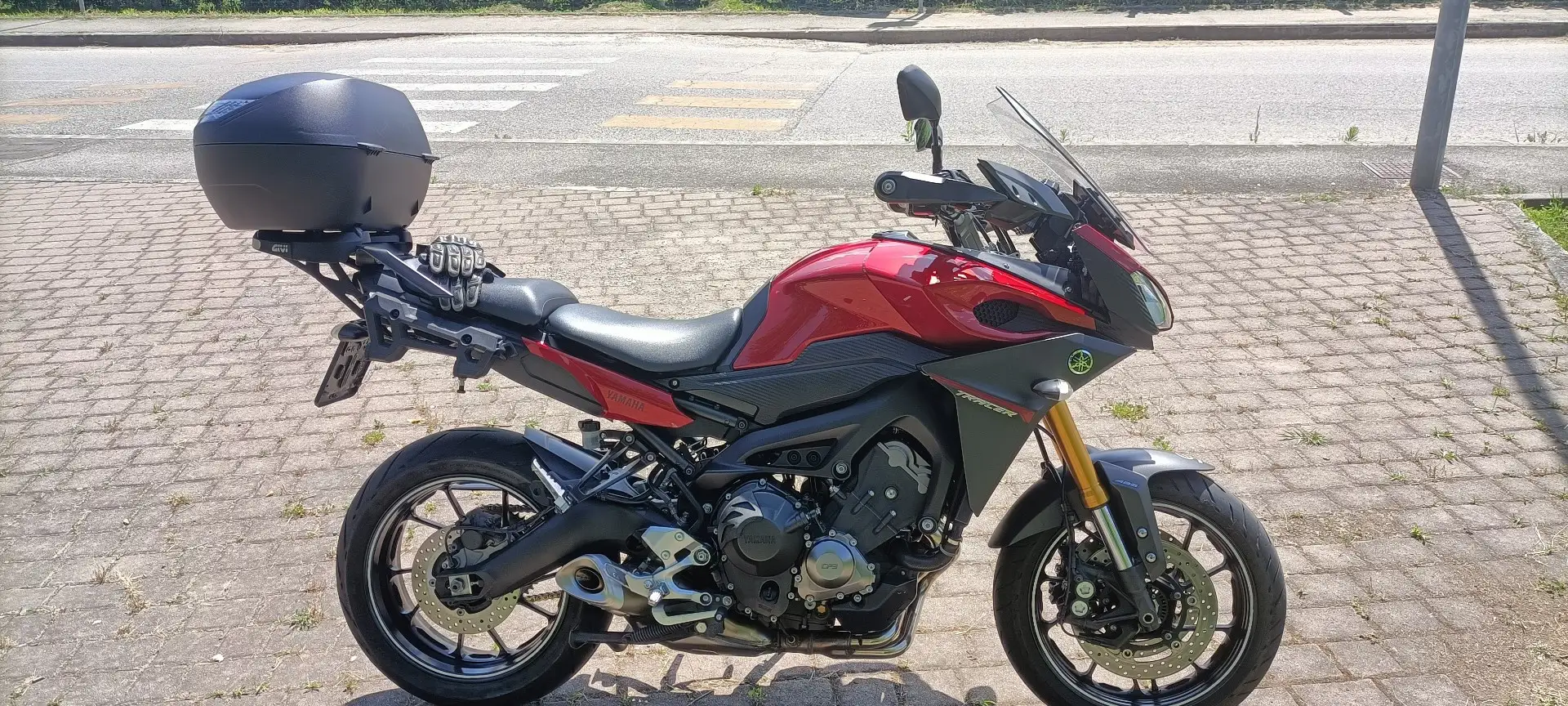 Yamaha Tracer 900 Lava Red Rojo - 1