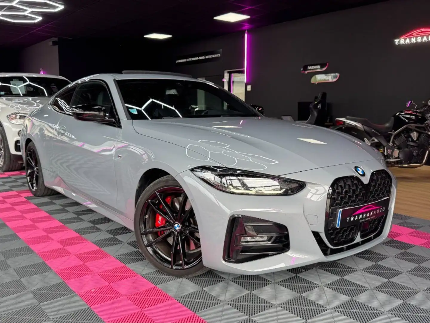 BMW 430 SERIE COUPE G22 430d xDrive 286 ch M Sport Pro ~ Toit ouvrant ~ Sièges électriques ~ Régulateur adaptatif ~ Caméra Gris - 1