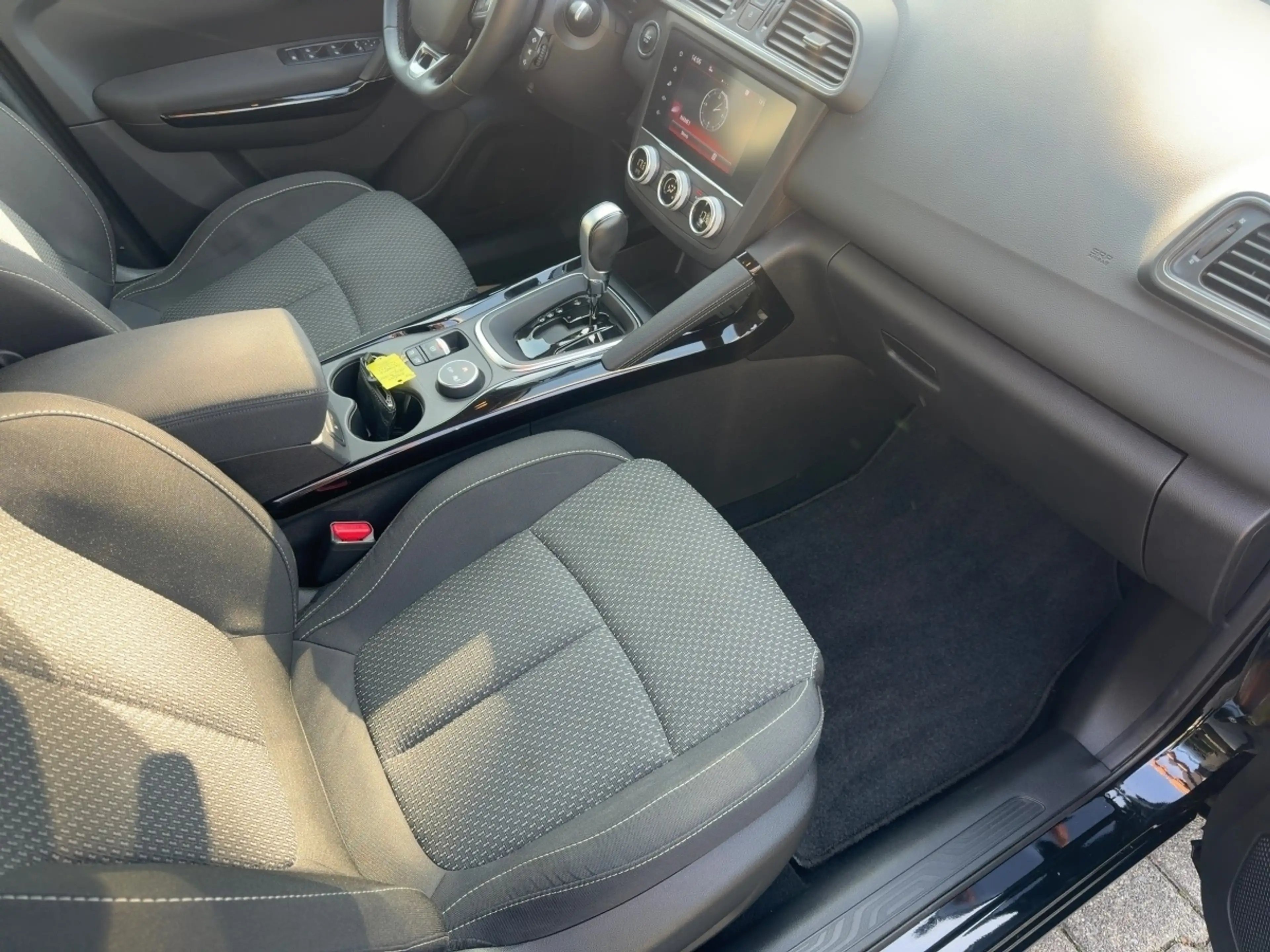 Renault Kadjar TCe140 Zen AUTOMATIK GJR/ANHÄNGERKUPPLUNG — photo 11