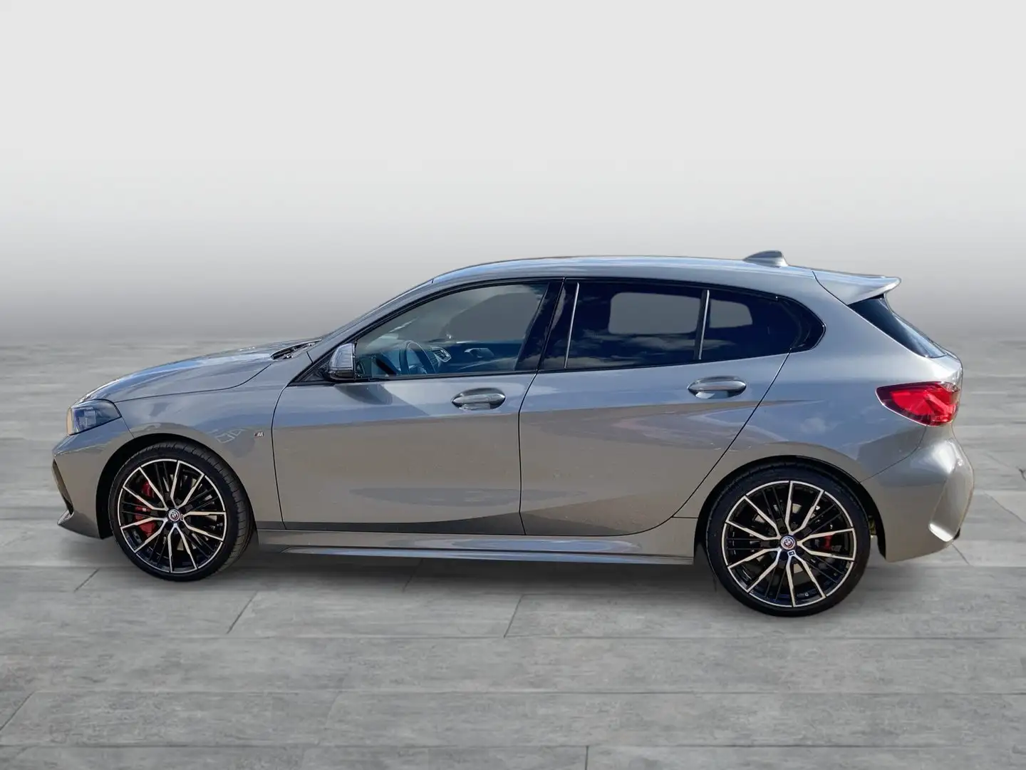 BMW 118 BMW 1 Lim. 118 d M Sport Grau - 2