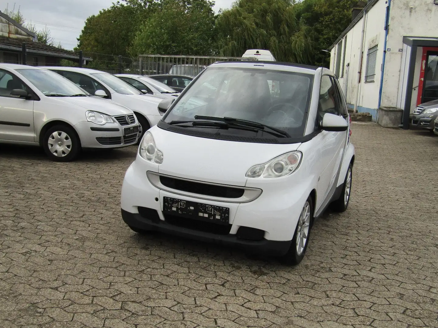 smart forTwo fortwo cabrio Micro Hybrid Drive 52kW Weiß - 2