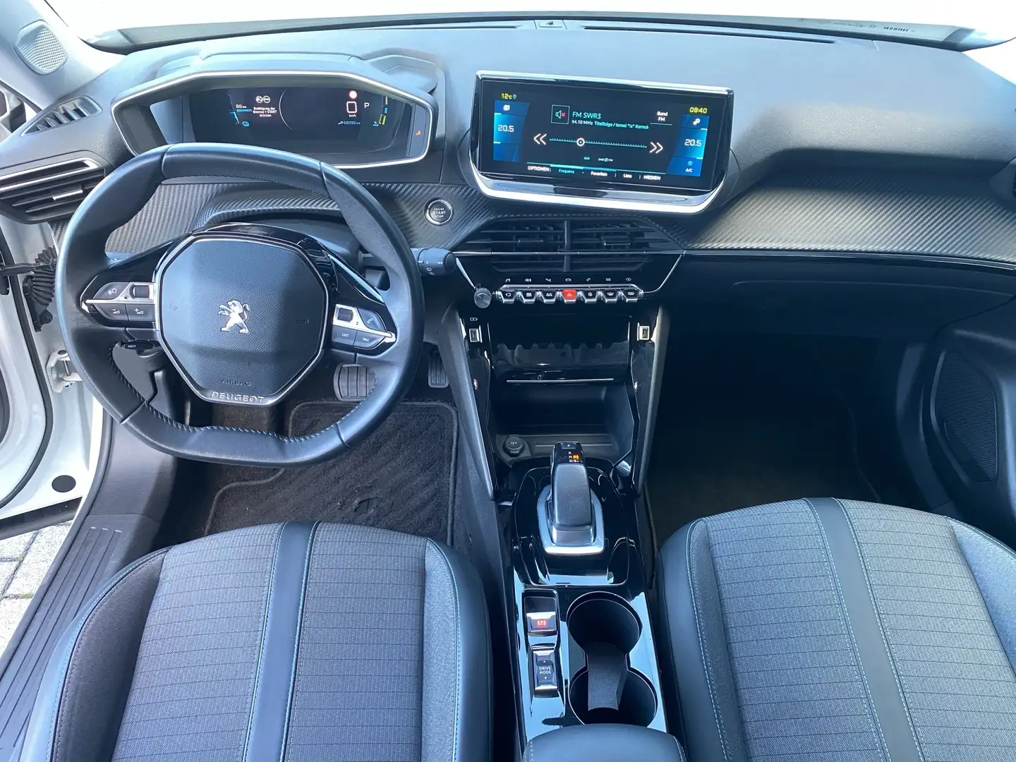 Peugeot 2008 E Allure NAV/CAM/Keyless/TEMPO/LED/ Weiß - 2