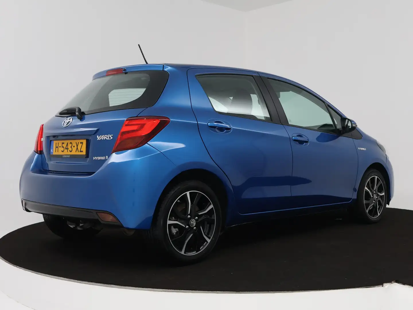 Toyota Yaris 1.5 Hybrid Volcano Edition Blauw - 2