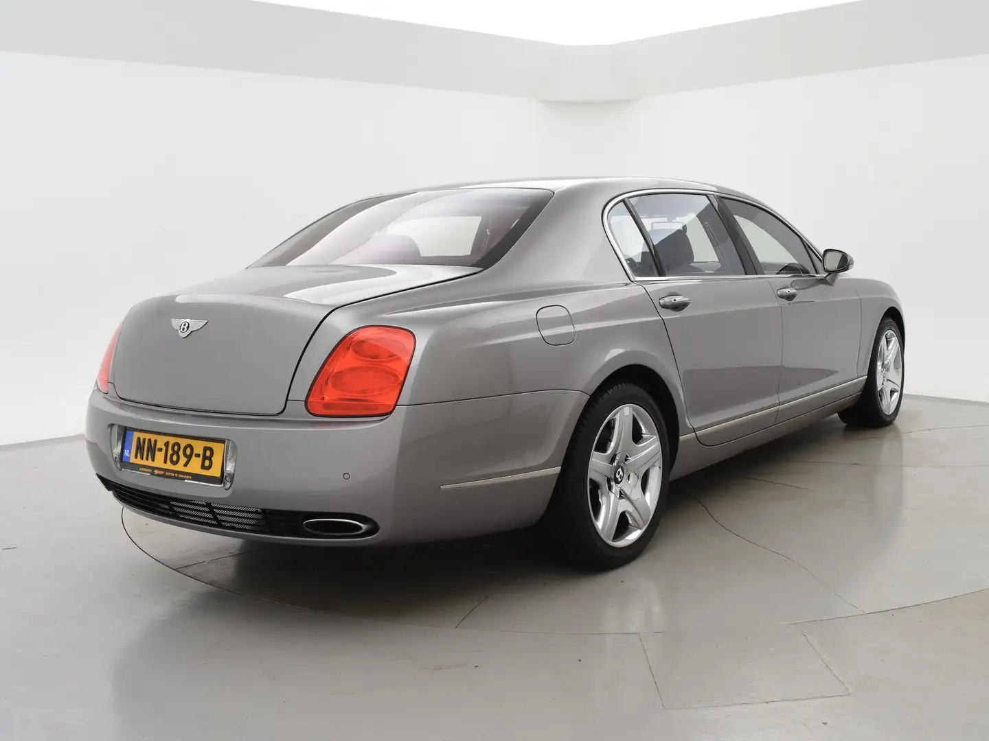 Bentley Flying Spur Continental 6.0 W12 560 PK + SCHUIFDAK / MASSAGE / Šedá - 2