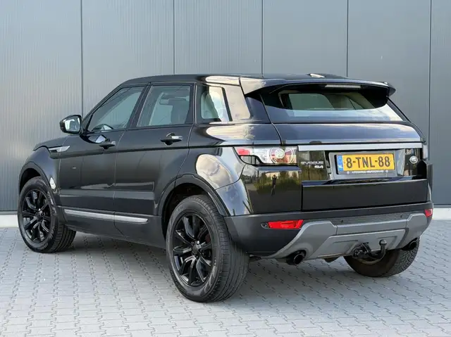 Land Rover Range Rover Evoque view 3