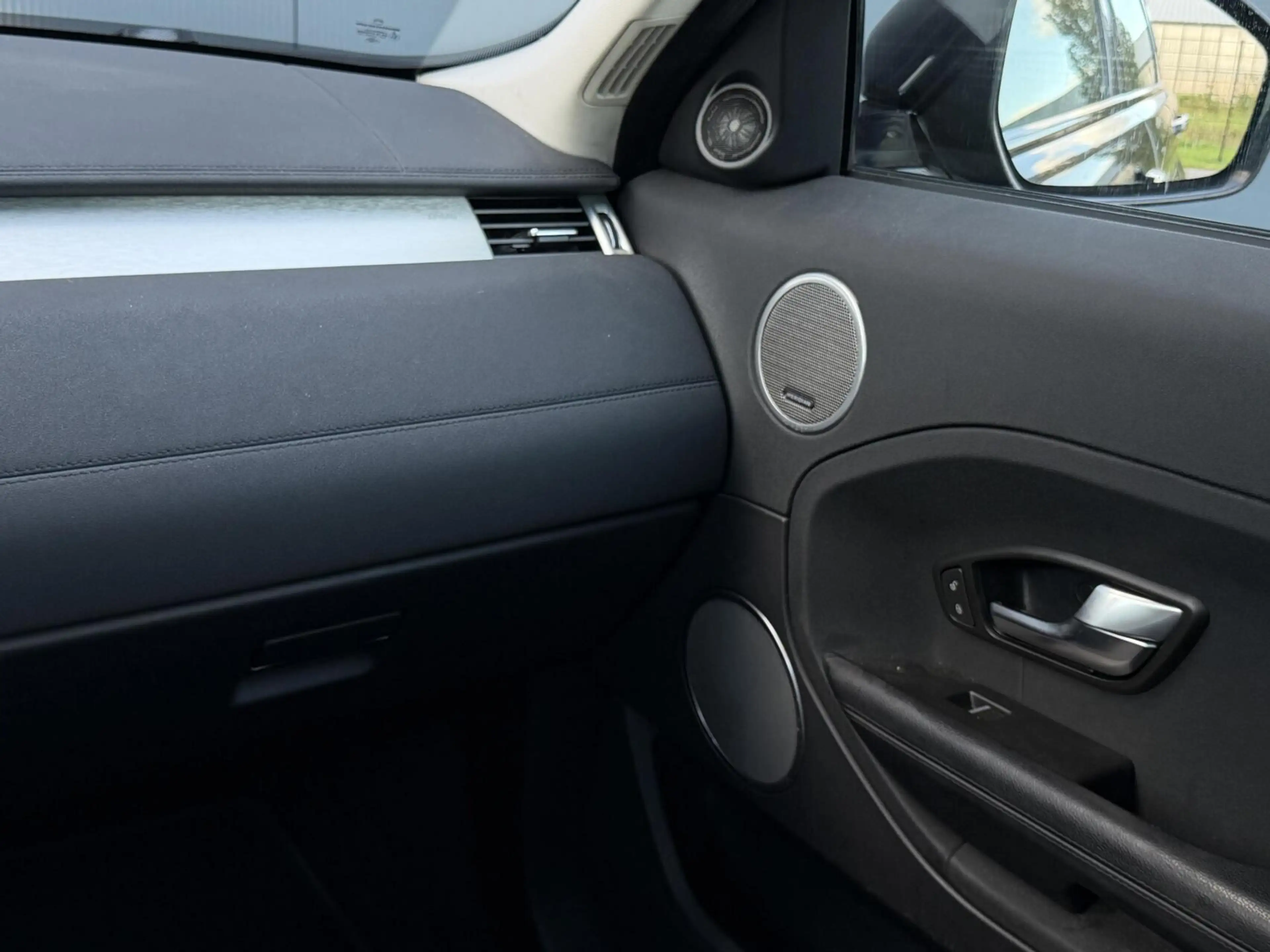 Land Rover Range Rover Evoque 2.0 Si 4WD Dynamic — photo 25