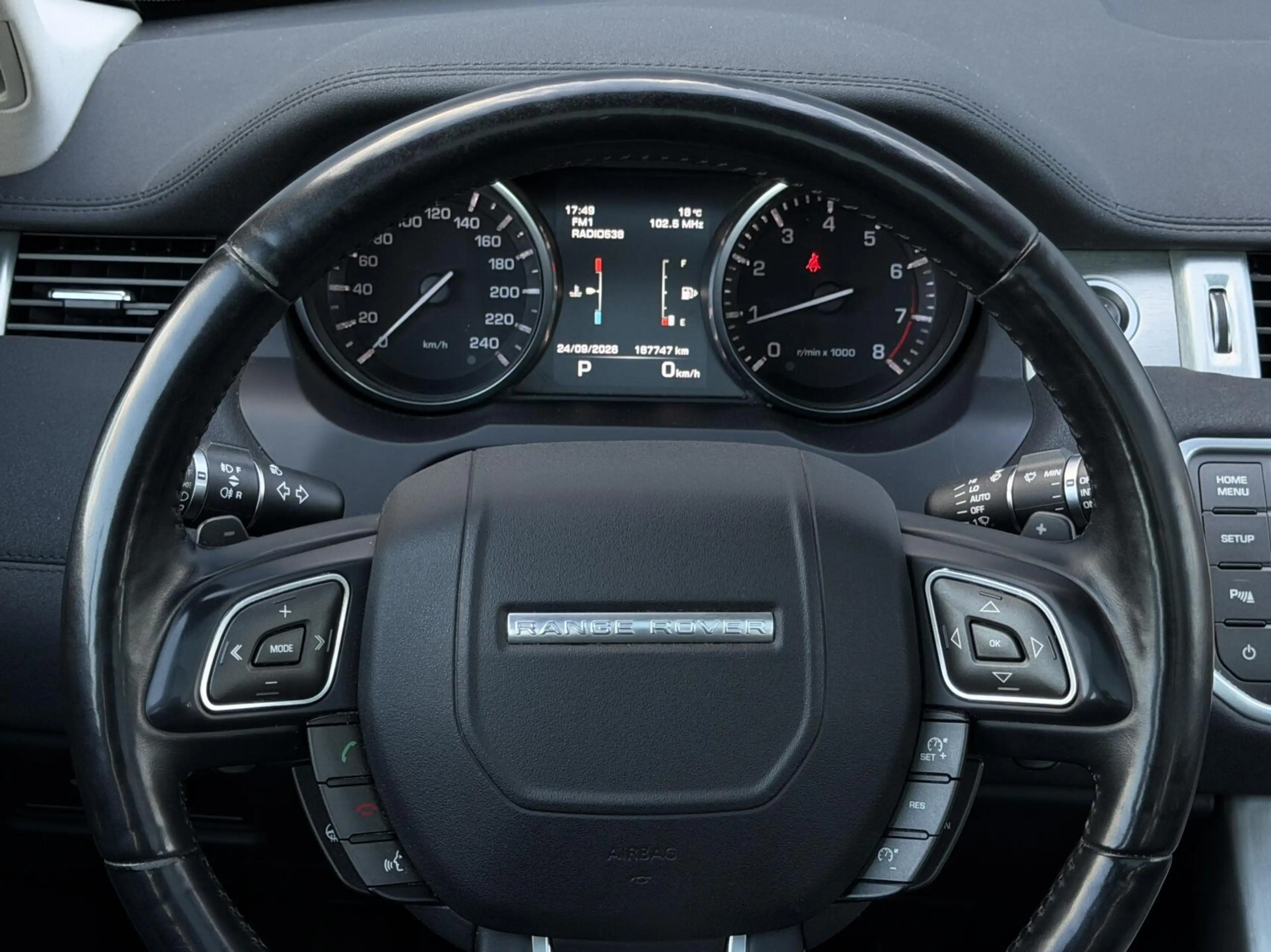 Land Rover Range Rover Evoque 2.0 Si 4WD Dynamic — photo 23