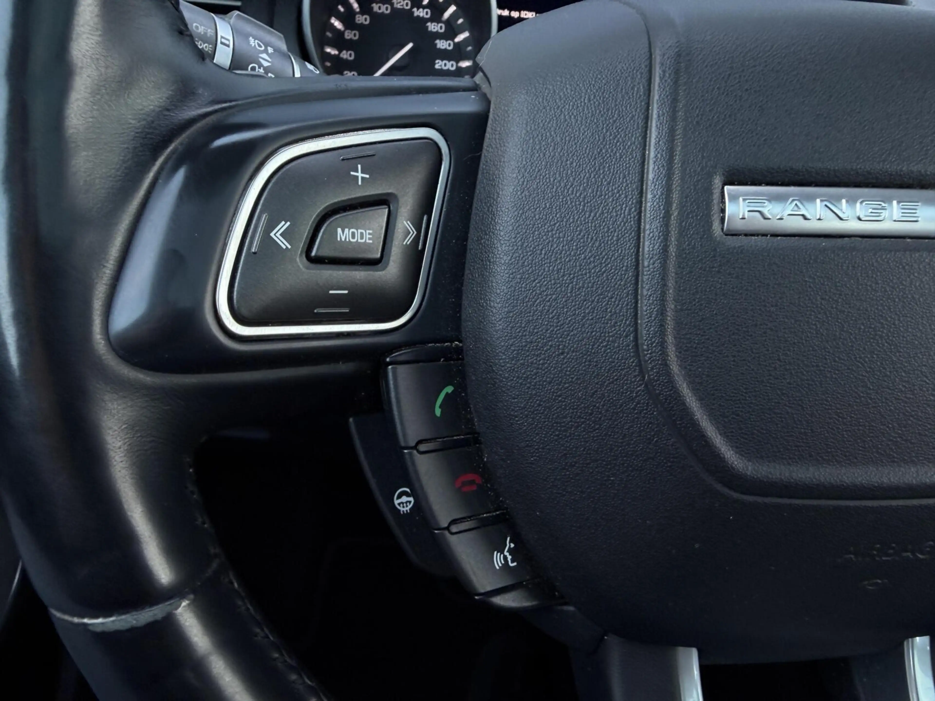 Land Rover Range Rover Evoque 2.0 Si 4WD Dynamic — photo 27