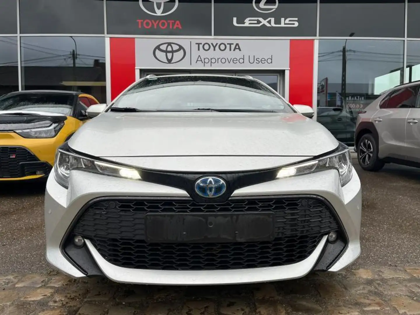 Toyota Corolla Dynamic Silber - 2