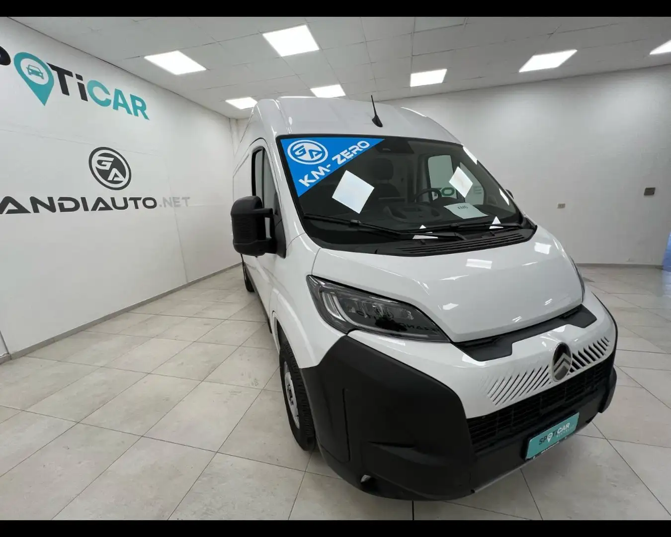 Citroen Jumper 35 L2H2 2.2 bluehdi 140cv S&S Blanco - 2