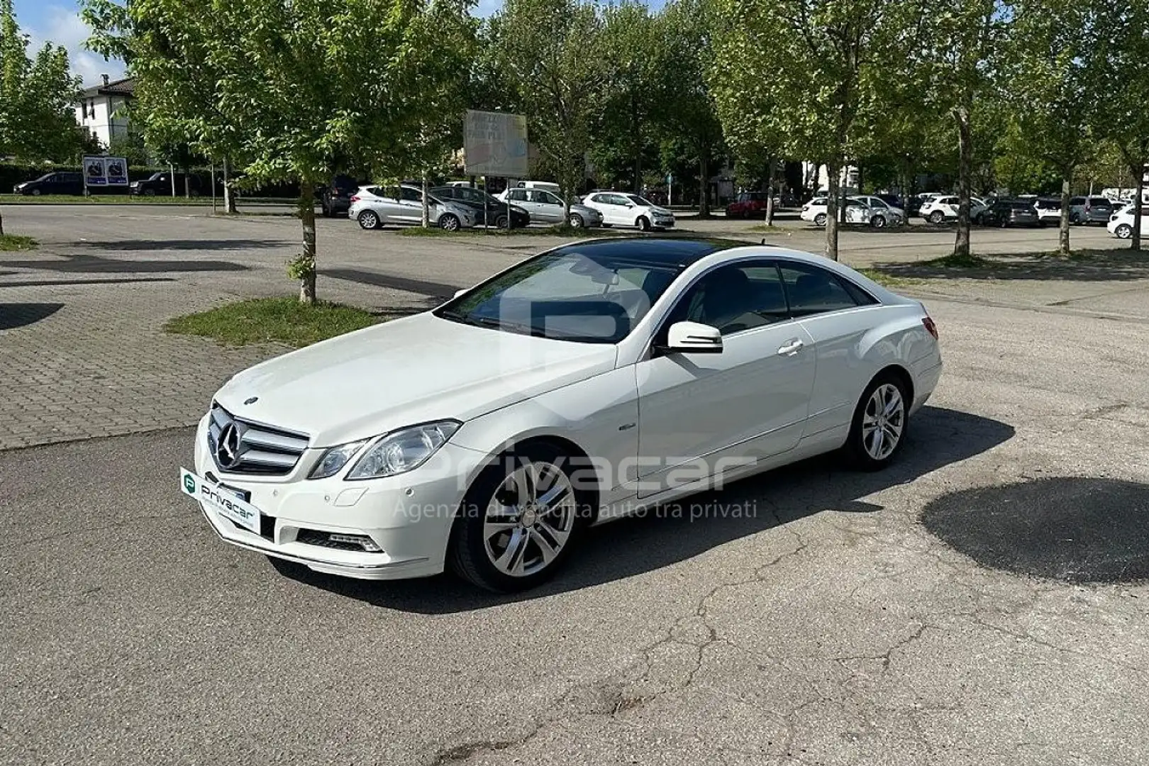 Mercedes-Benz E 220 E 220 CDI Coupé BlueEFFICIENCY Avantgarde Weiß - 1