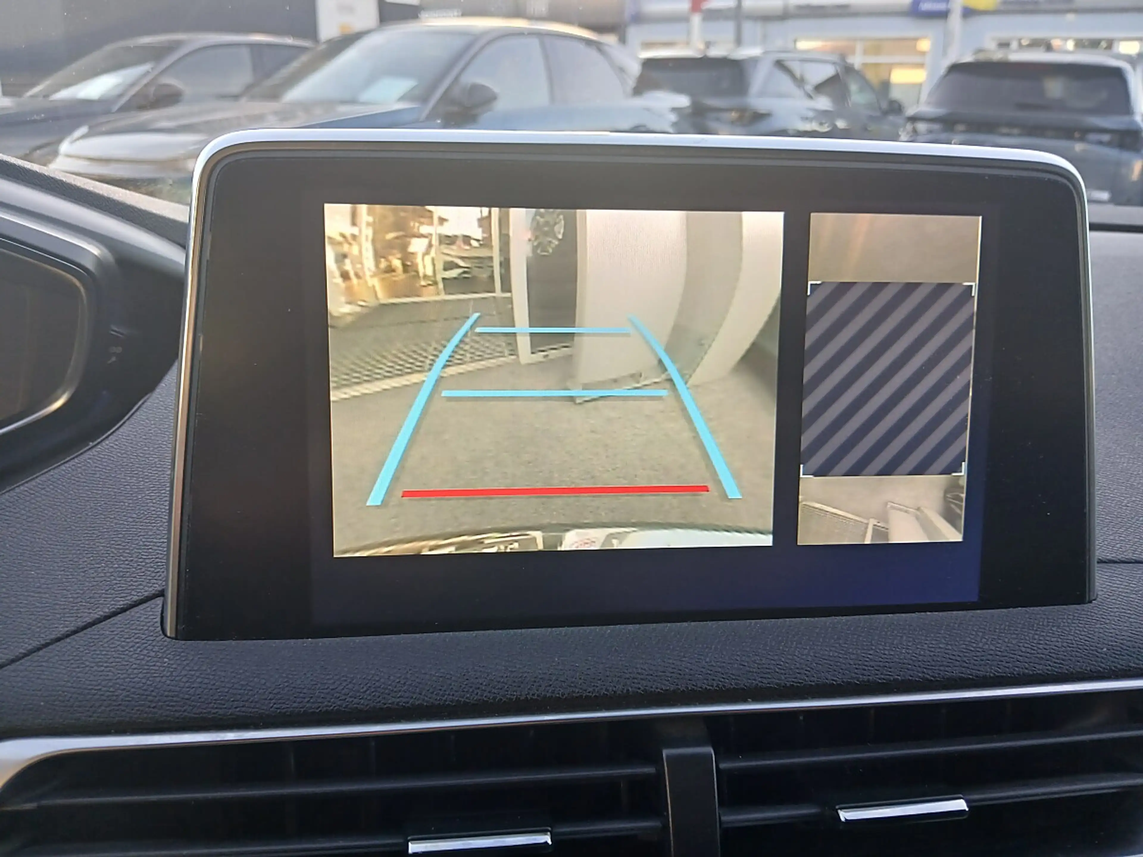 Peugeot 5008 1,5 BlueHDI 130 S&S EAT8 GT-Line Aut. — photo 8