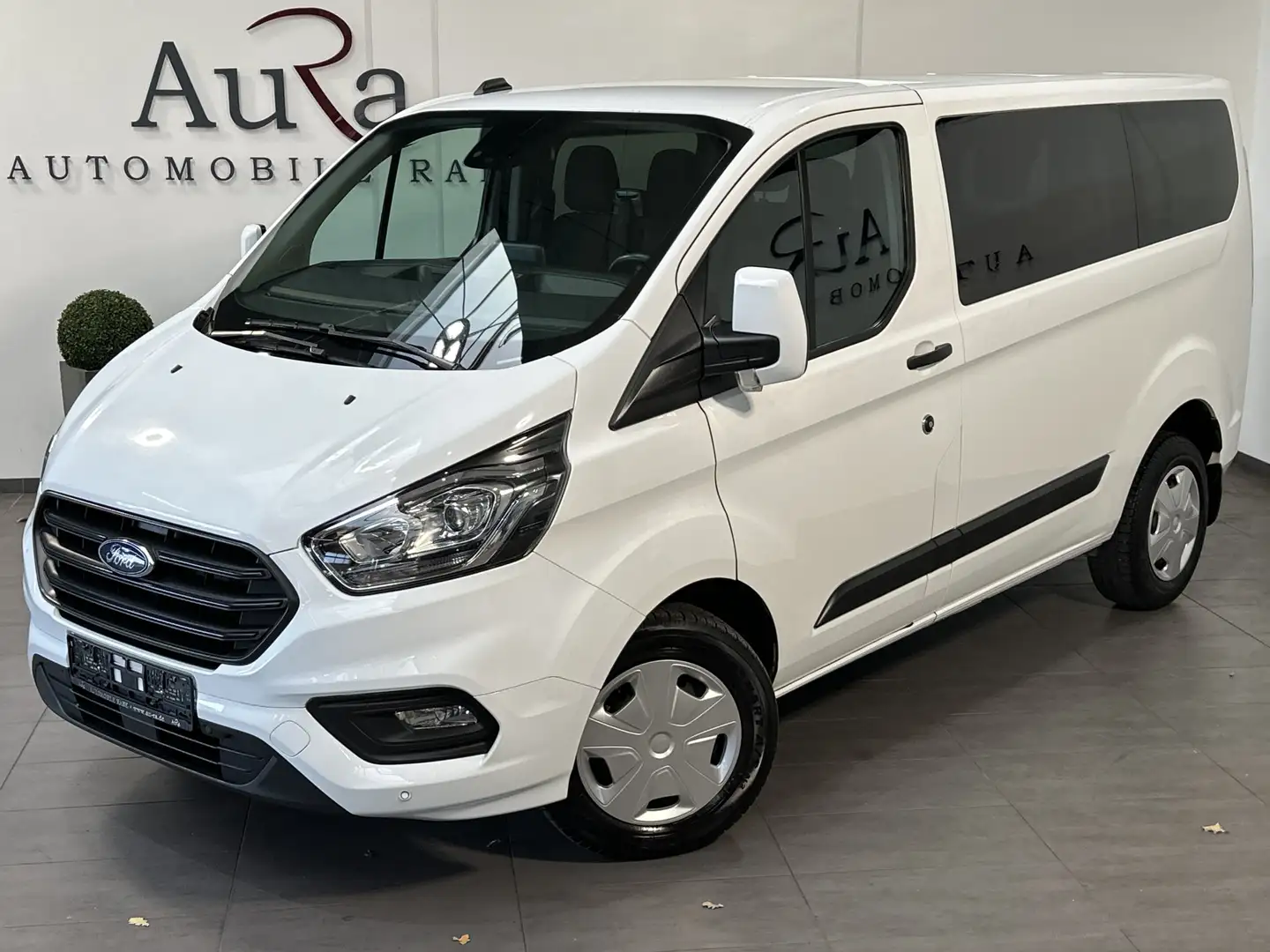 Ford Transit Custom 320 L1 5-Sitzer AHK+KLIMA+EPH+DAB Blanc - 1