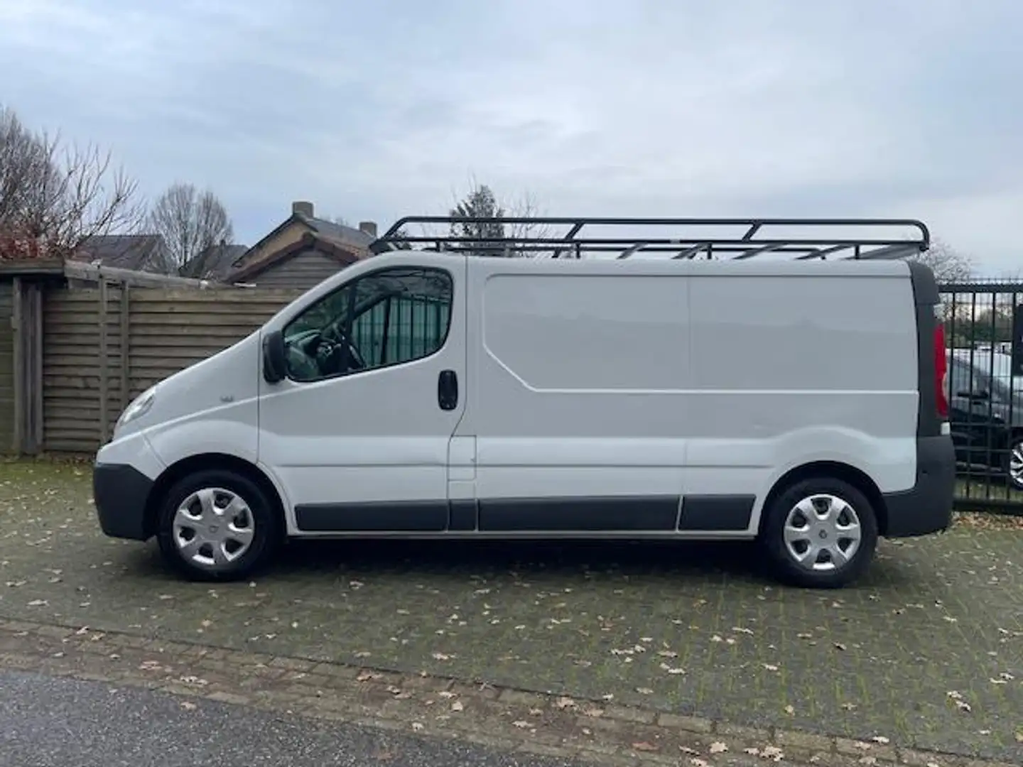 Renault Trafic 2.0 dCi T29 L2H1 Générique Blanco - 2