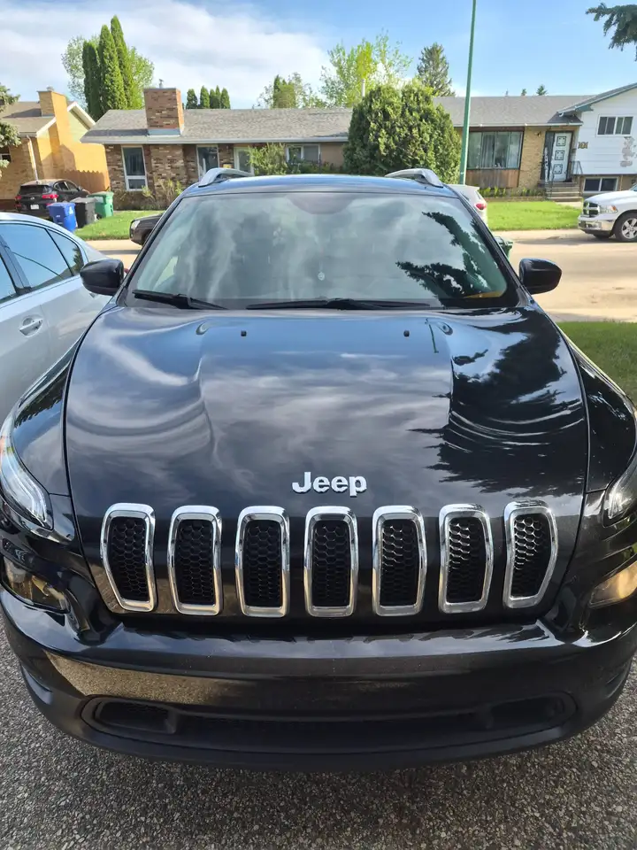 Jeep Cherokee снимка Jeep Cherokee