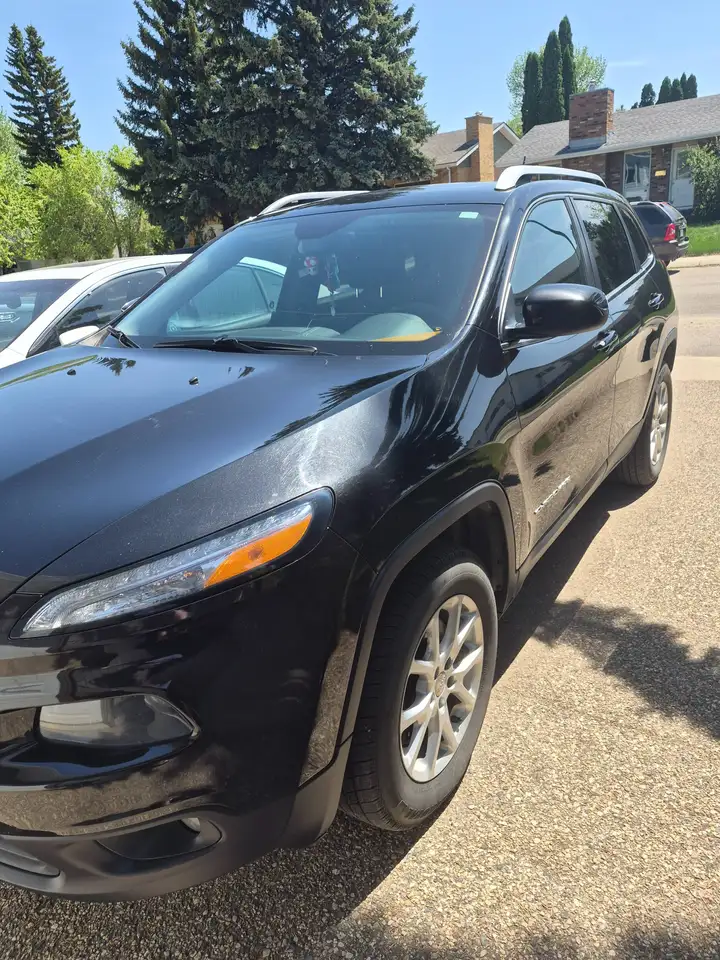 Jeep Cherokee снимка Jeep Cherokee