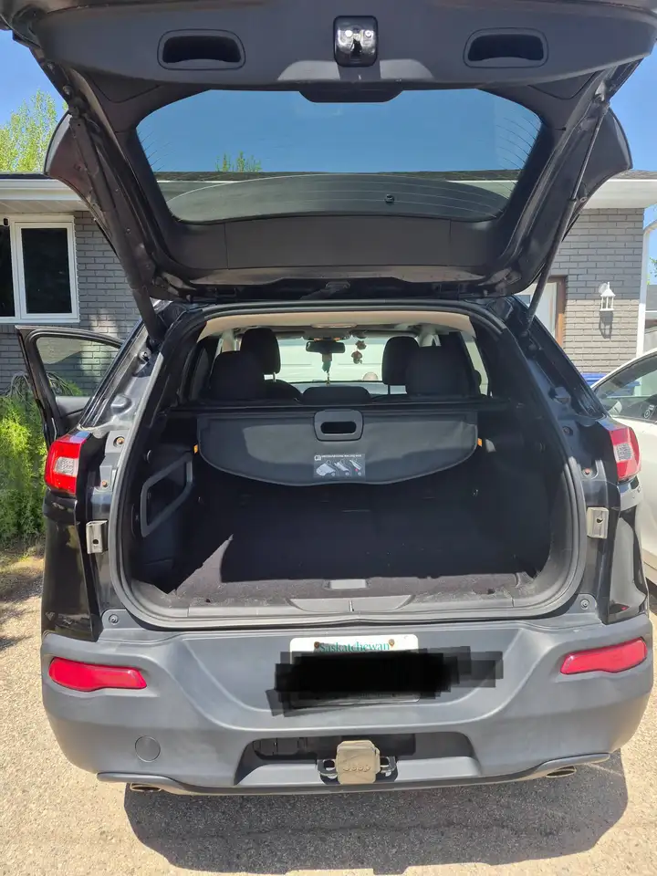Jeep Cherokee снимка Jeep Cherokee