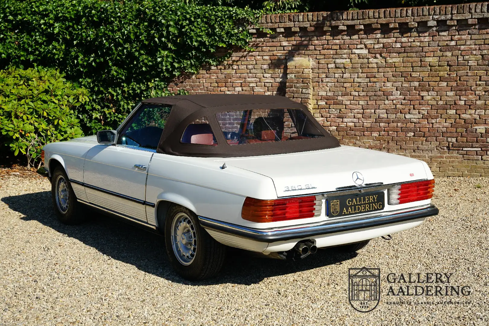 Mercedes-Benz SL 380 "41.000 kms" Delivered new in Germany, Just 41000 Alb - 2