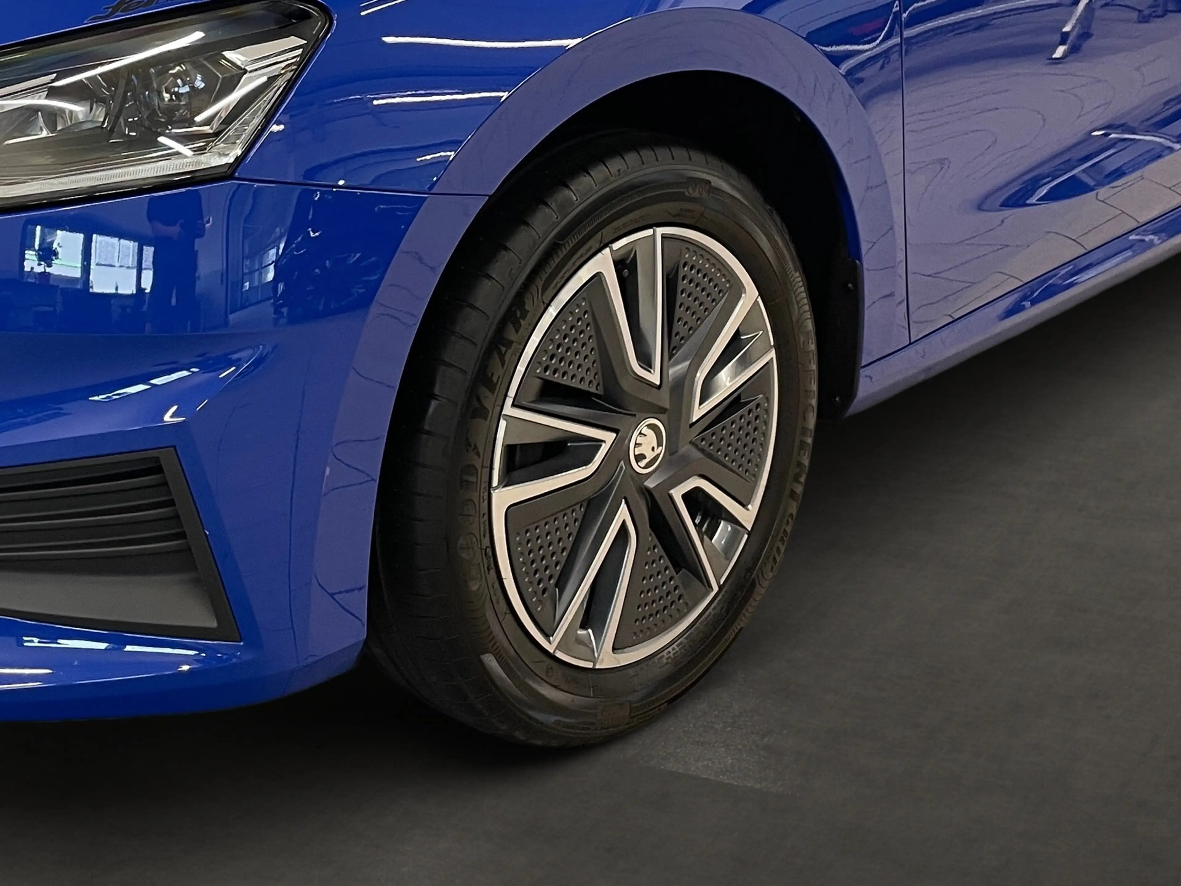 Skoda Fabia 1.0 TSI Tour *AHK*PARKSENSOR*LED* — photo 10