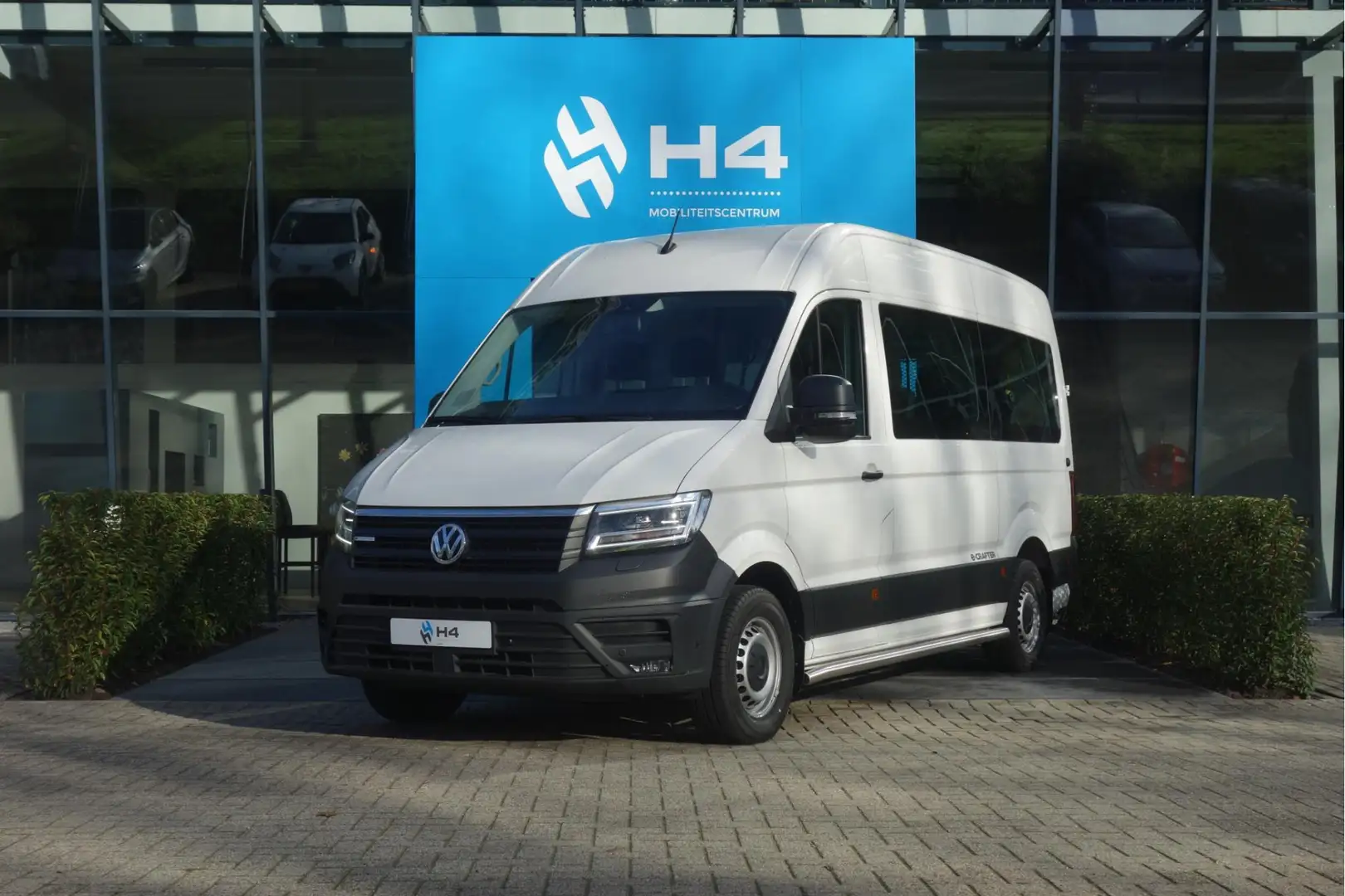 Volkswagen Crafter e-Crafter L3H3 36 kWh Rolstoelbus + Lift Blanc - 2
