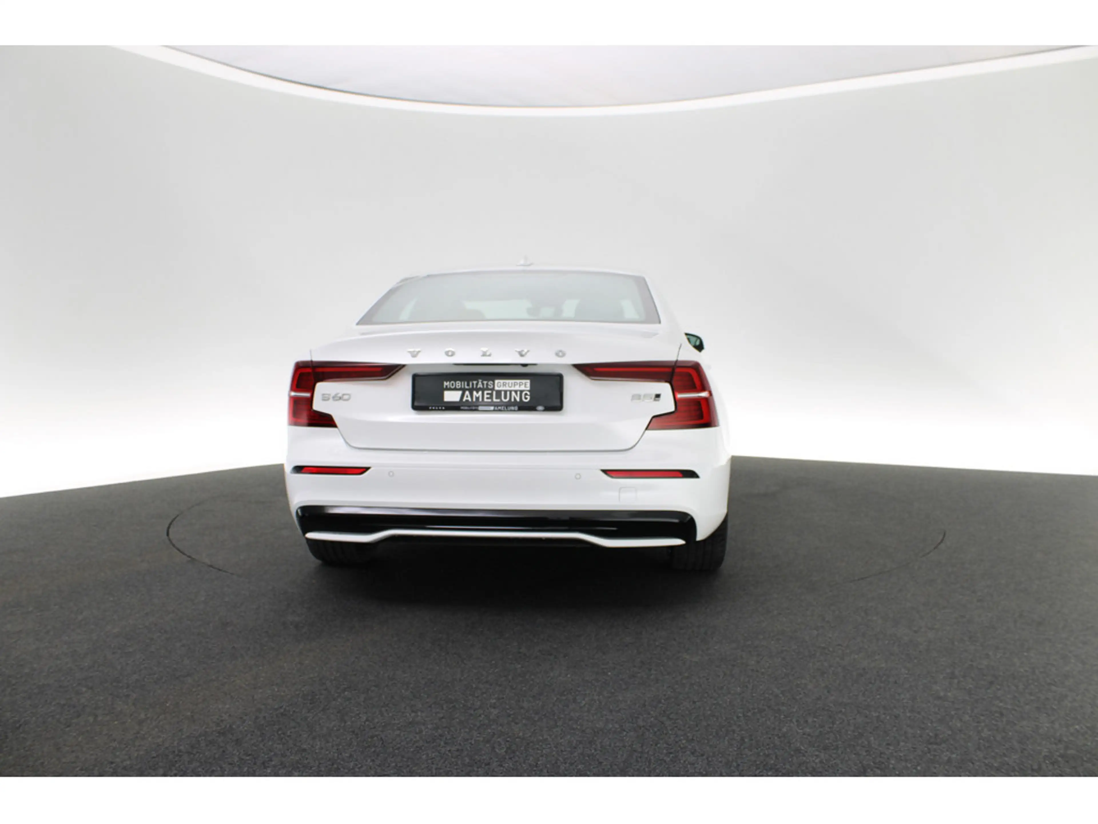 Volvo S60 2.0 Ultimate Dark AWD H/K HGSD HUD LED — photo 5