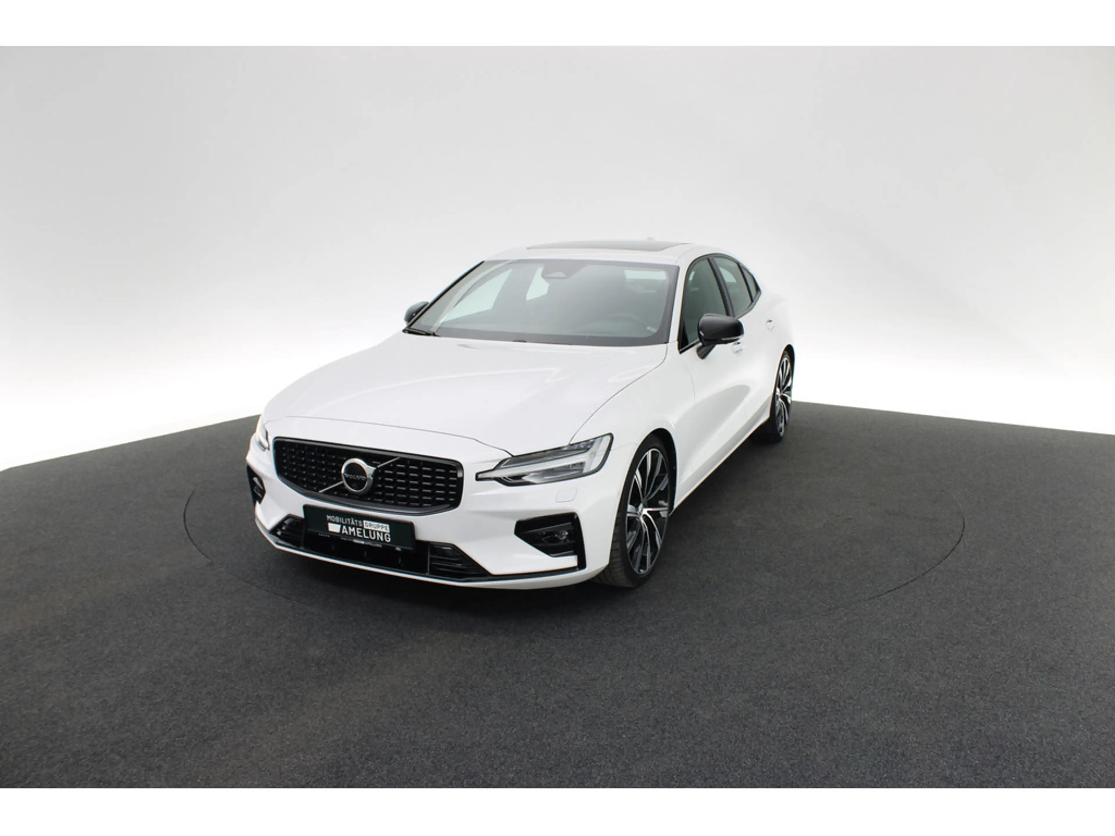 Volvo S60 2.0 Ultimate Dark AWD H/K HGSD HUD LED — photo 13