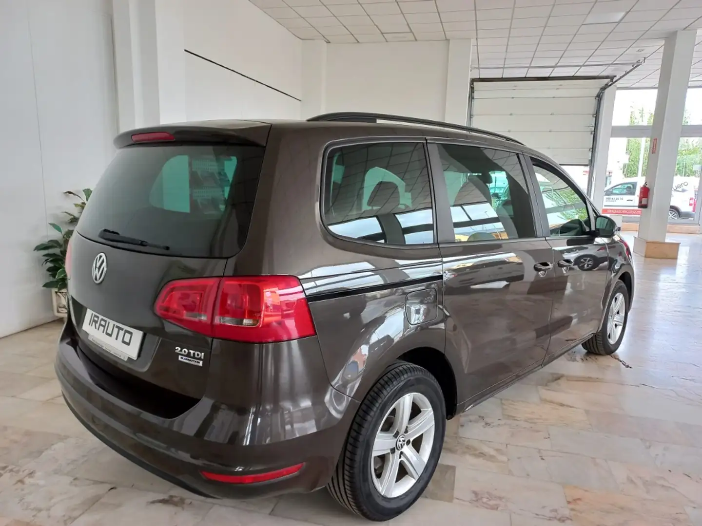 Volkswagen Sharan 2.0TDI Travel BMT 140 Marrón - 2