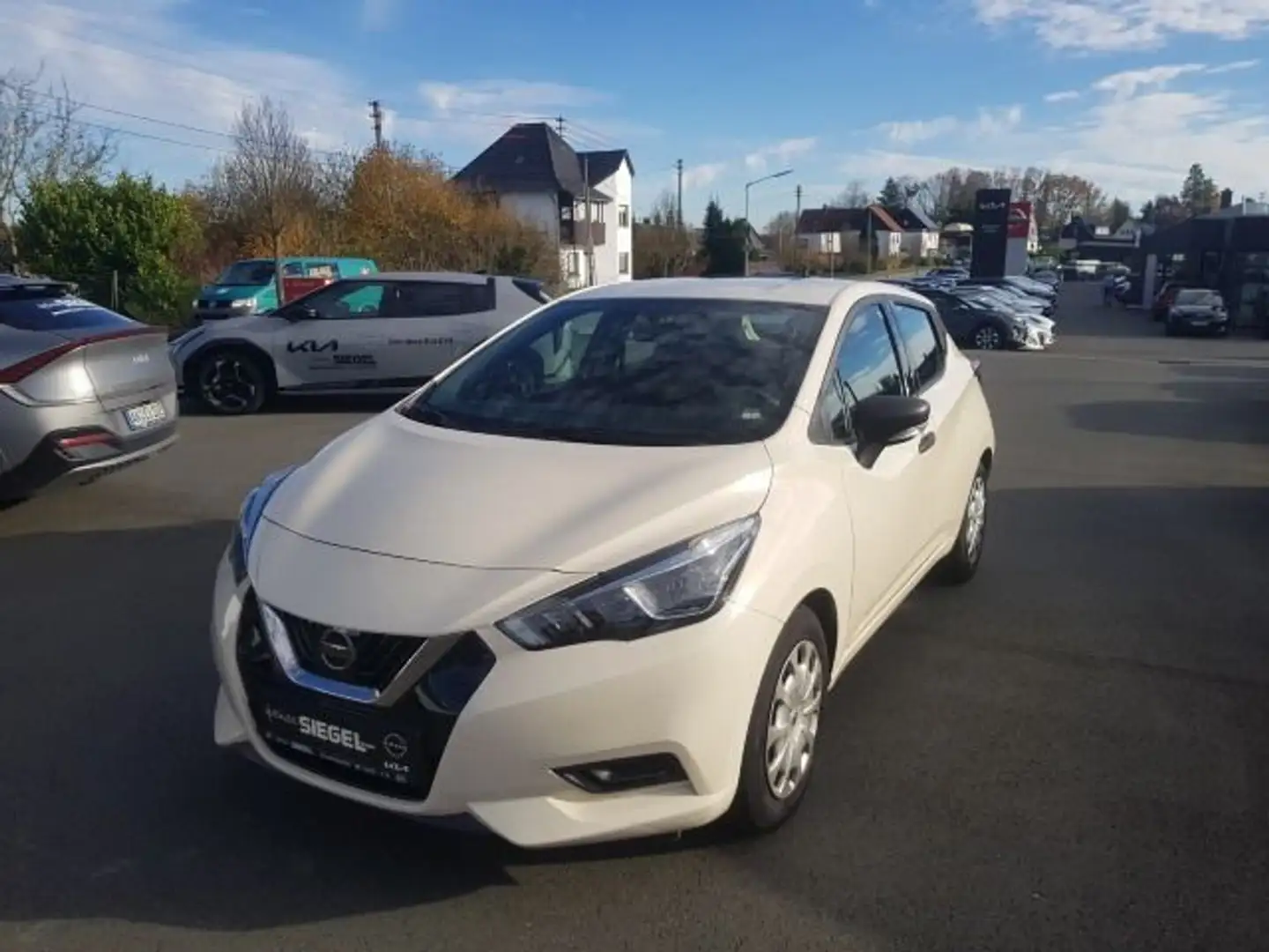 Nissan Micra Visia Plus Beige - 2