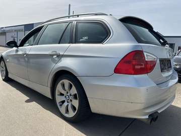 TOURING E91 330xi 272ch Luxe A