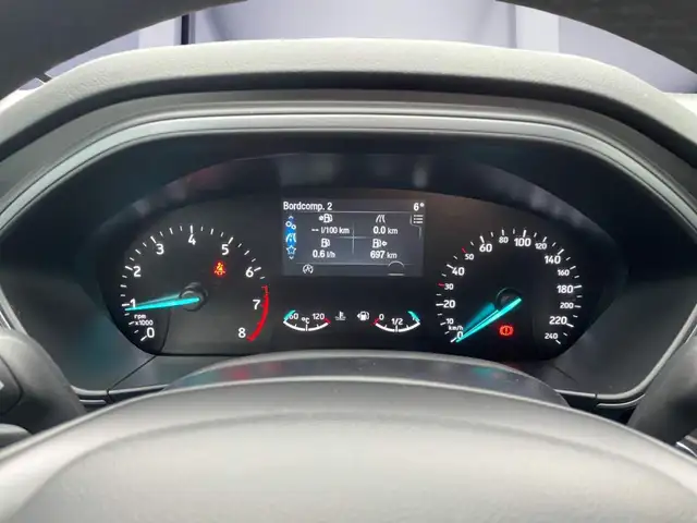 Ford Focus view 12
