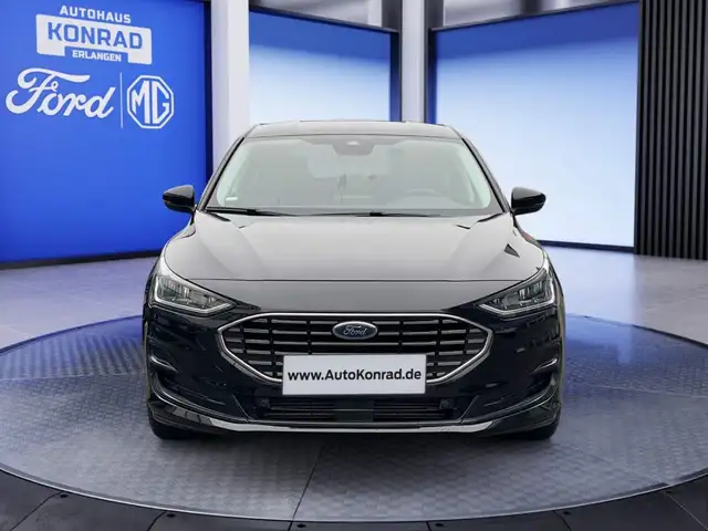 Ford Focus view 2