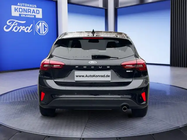 Ford Focus view 6