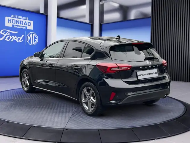 Ford Focus view 4